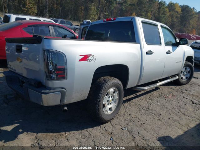 Photo 3 VIN: 3GCPKSE3XBG362715 - CHEVROLET SILVERADO 1500 