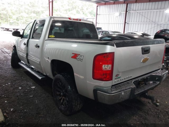 Photo 2 VIN: 3GCPKSE3XBG403988 - CHEVROLET SILVERADO 