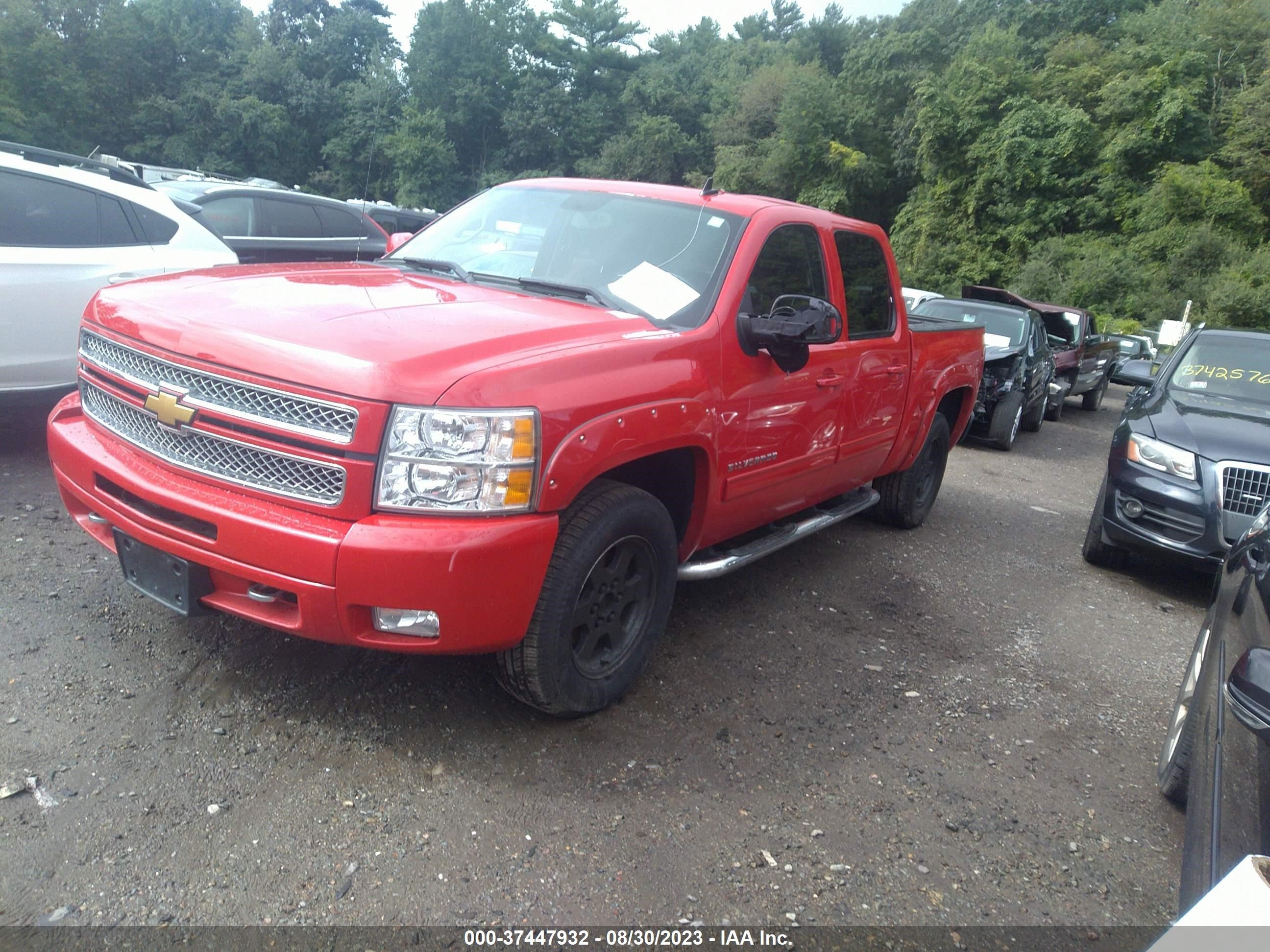 Photo 1 VIN: 3GCPKSE70DG241780 - CHEVROLET SILVERADO 