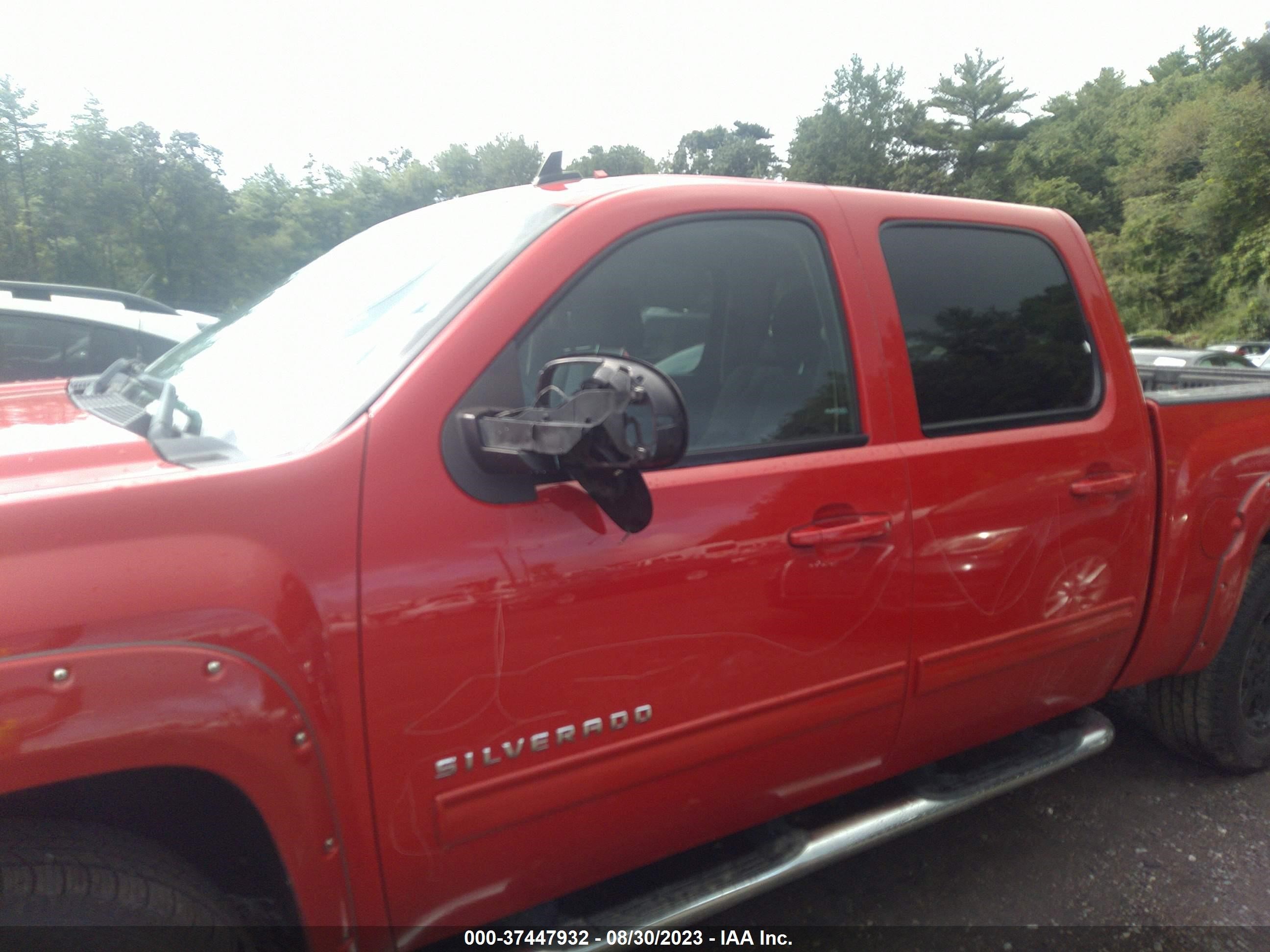 Photo 5 VIN: 3GCPKSE70DG241780 - CHEVROLET SILVERADO 