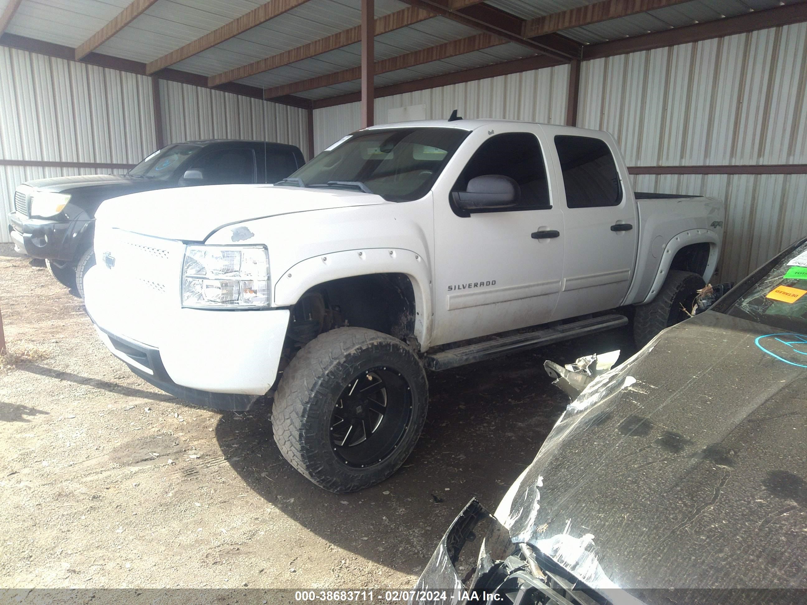 Photo 1 VIN: 3GCPKSE70DG262922 - CHEVROLET SILVERADO 