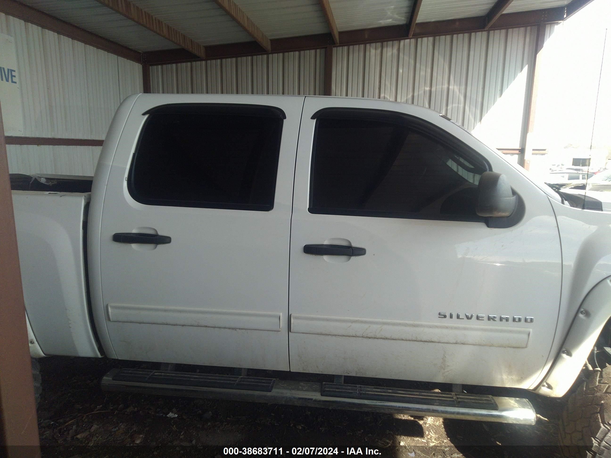 Photo 13 VIN: 3GCPKSE70DG262922 - CHEVROLET SILVERADO 