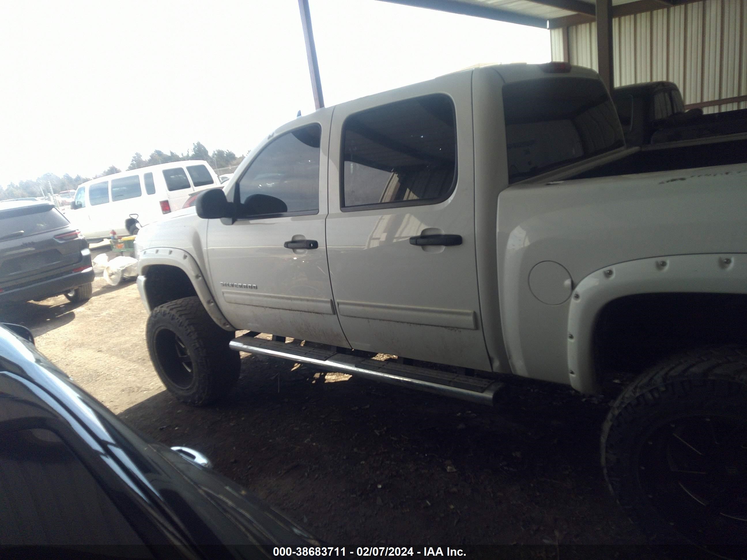 Photo 14 VIN: 3GCPKSE70DG262922 - CHEVROLET SILVERADO 