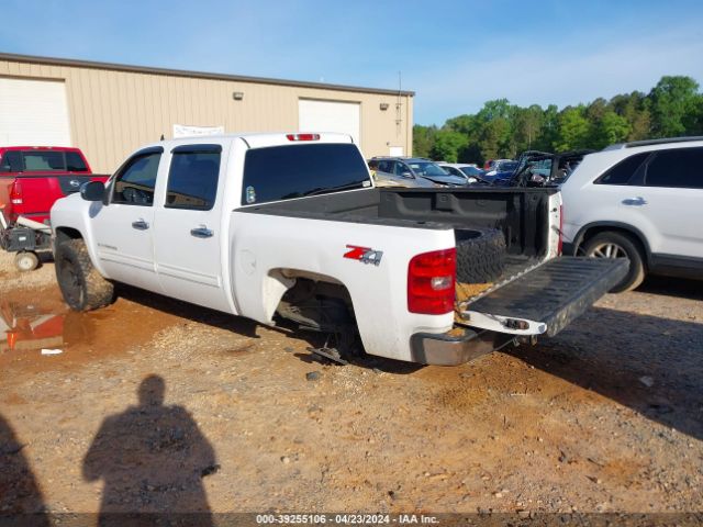 Photo 2 VIN: 3GCPKSE70DG319779 - CHEVROLET SILVERADO 