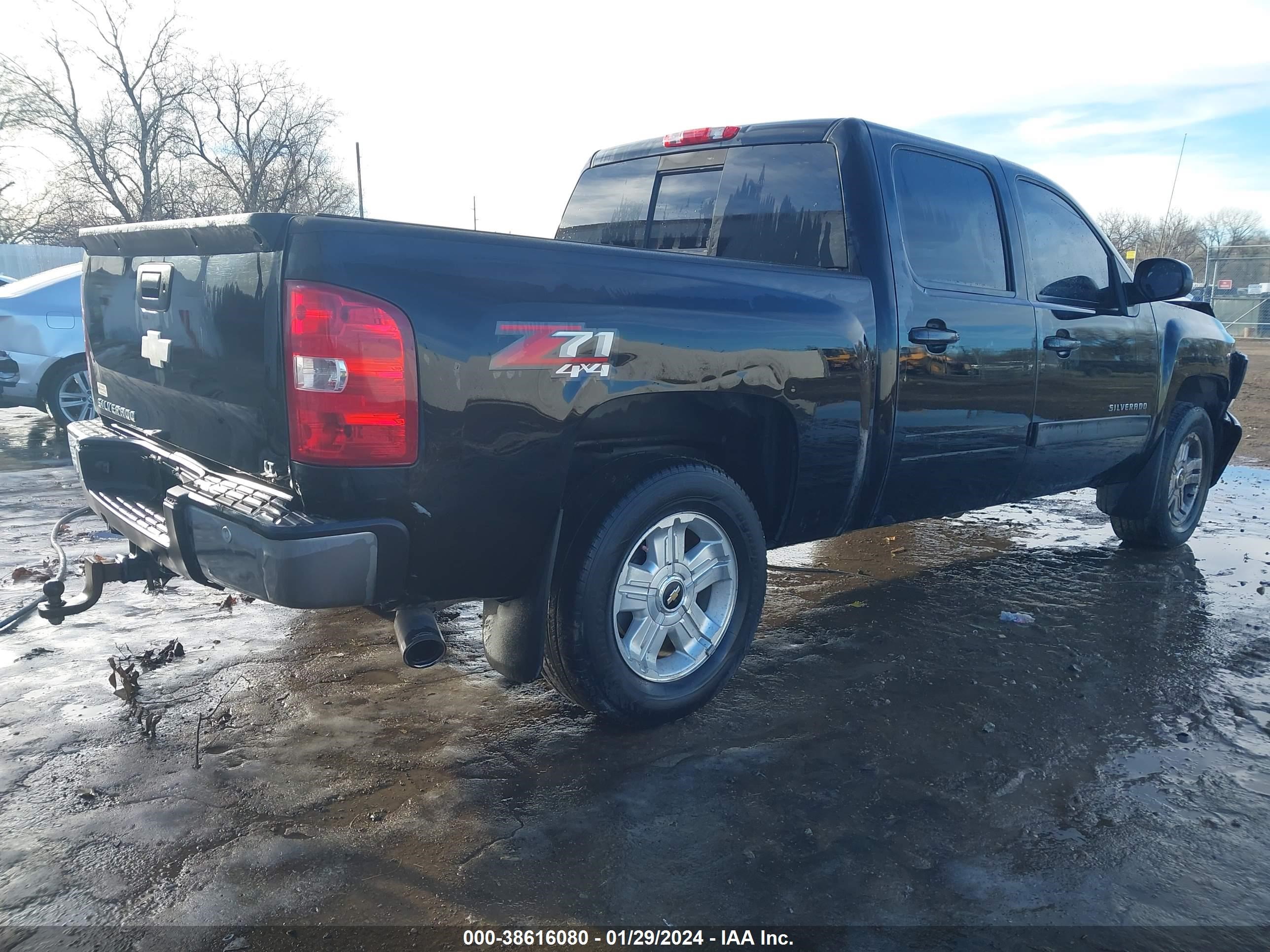 Photo 3 VIN: 3GCPKSE71CG305940 - CHEVROLET SILVERADO 