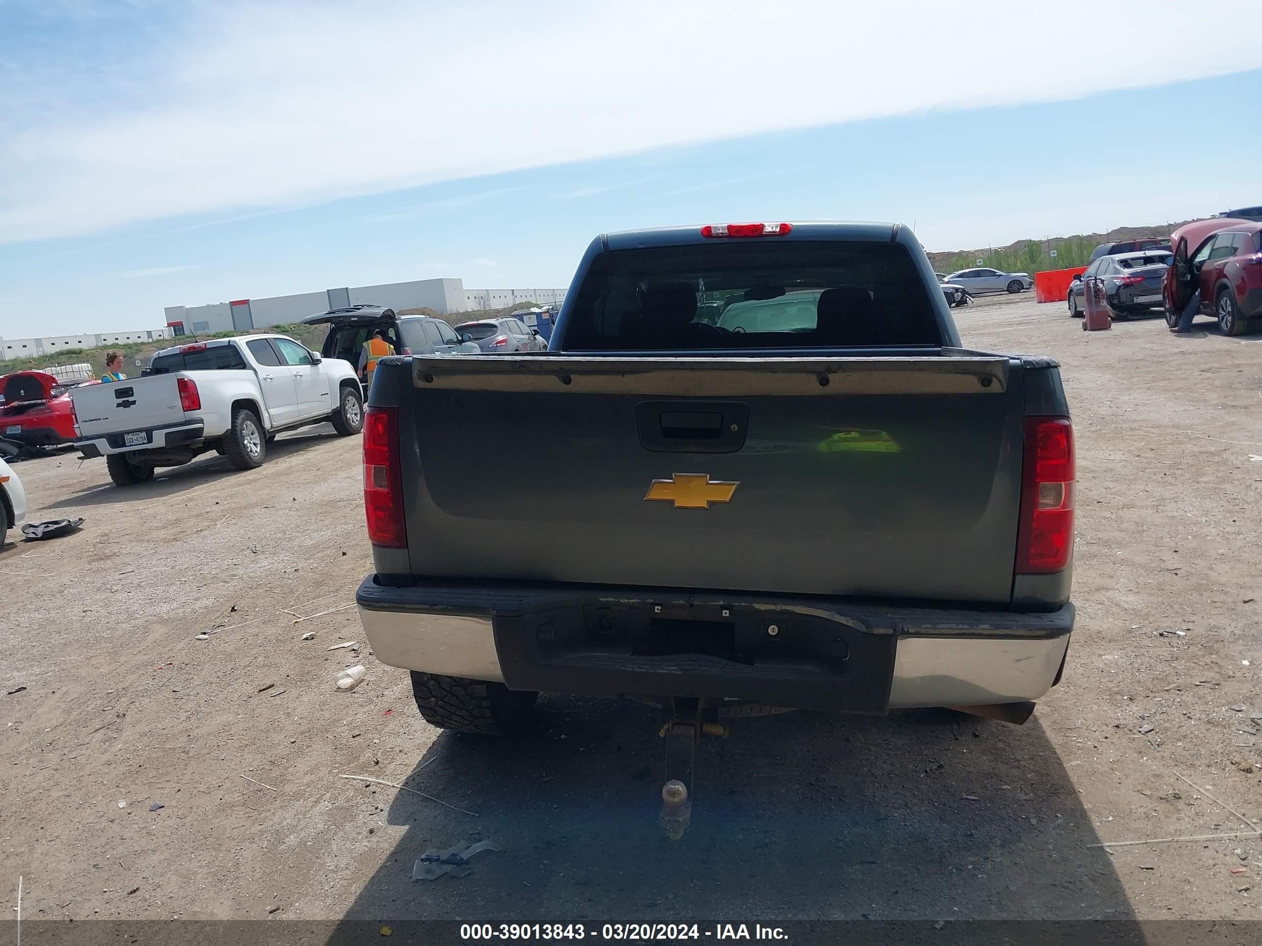 Photo 15 VIN: 3GCPKSE71DG104301 - CHEVROLET SILVERADO 