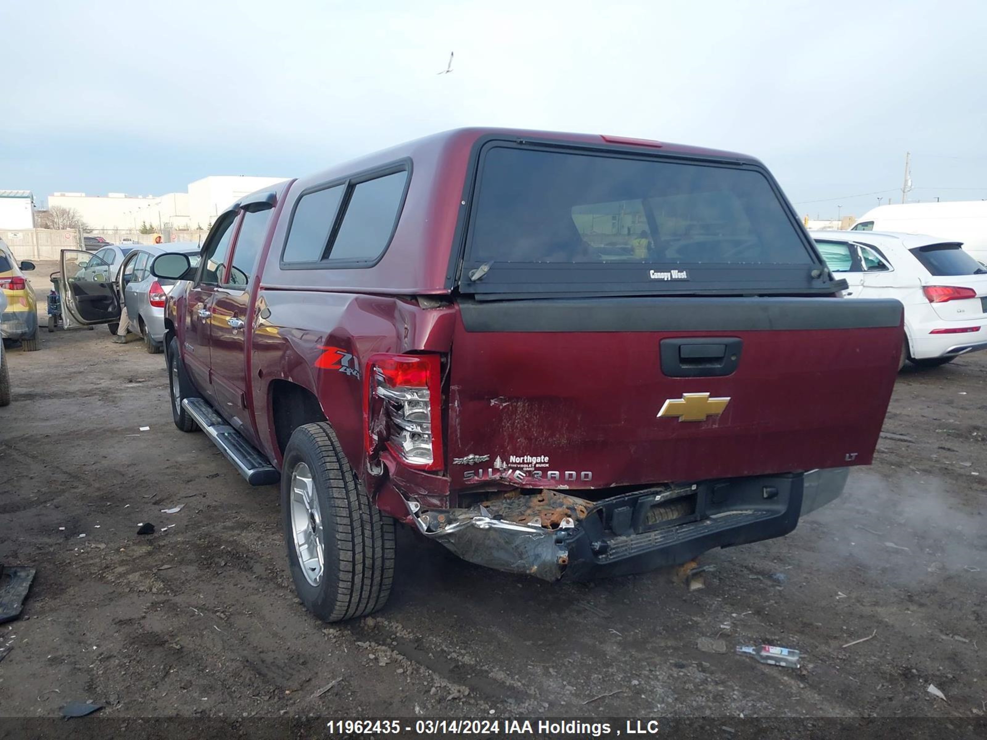 Photo 2 VIN: 3GCPKSE71DG190340 - CHEVROLET SILVERADO 