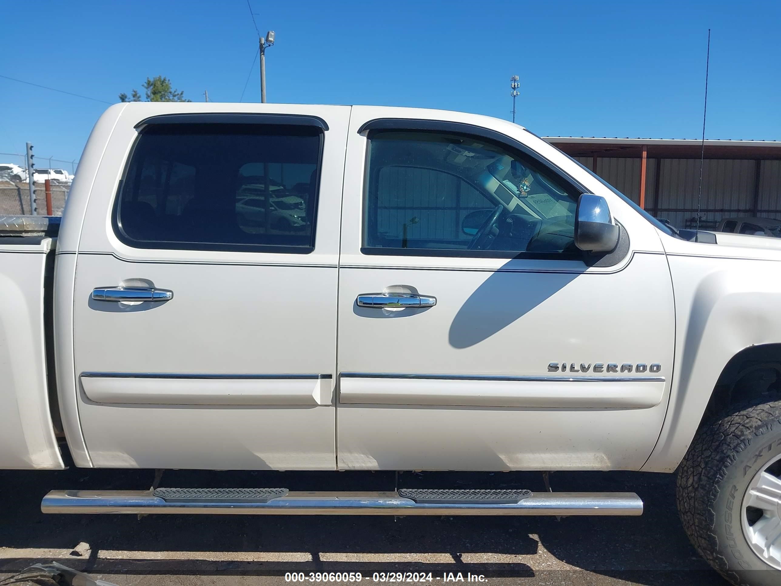 Photo 12 VIN: 3GCPKSE71DG230724 - CHEVROLET SILVERADO 