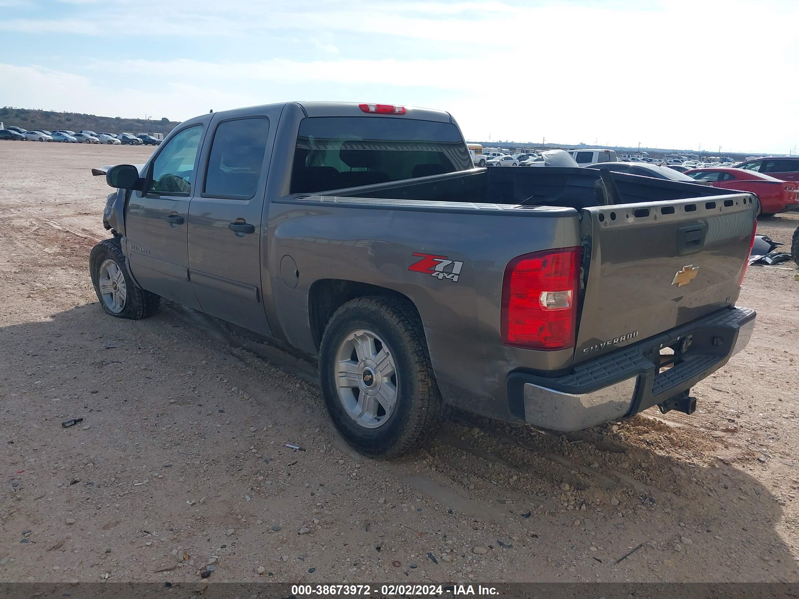 Photo 2 VIN: 3GCPKSE72CG207838 - CHEVROLET SILVERADO 