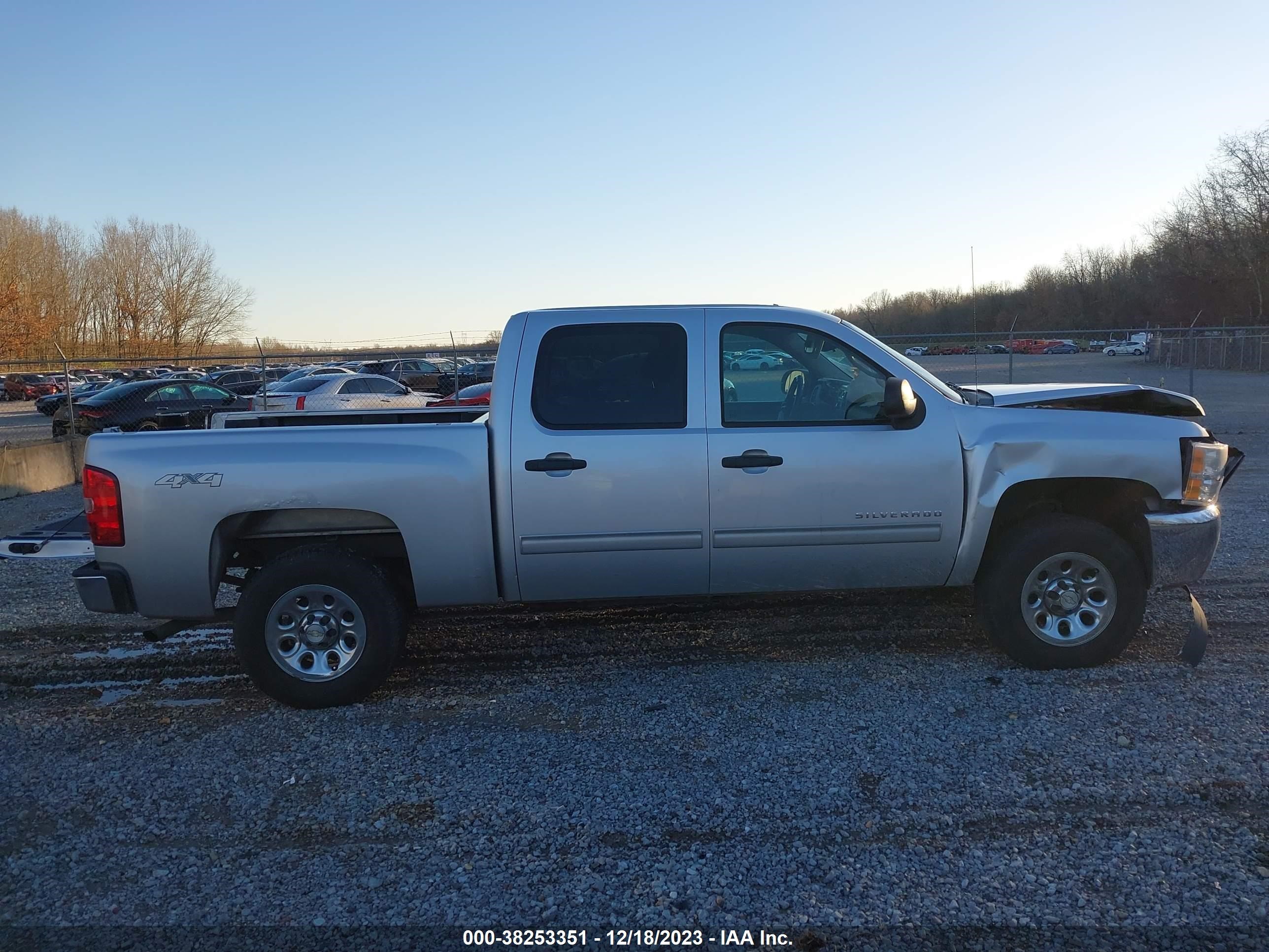 Photo 12 VIN: 3GCPKSE73DG109371 - CHEVROLET SILVERADO 