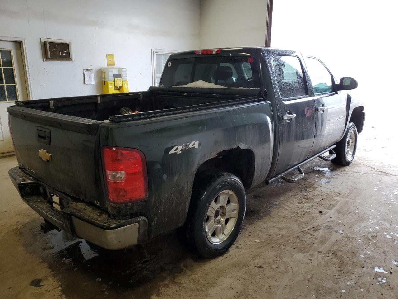 Photo 2 VIN: 3GCPKSE75DG206457 - CHEVROLET SILVERADO 