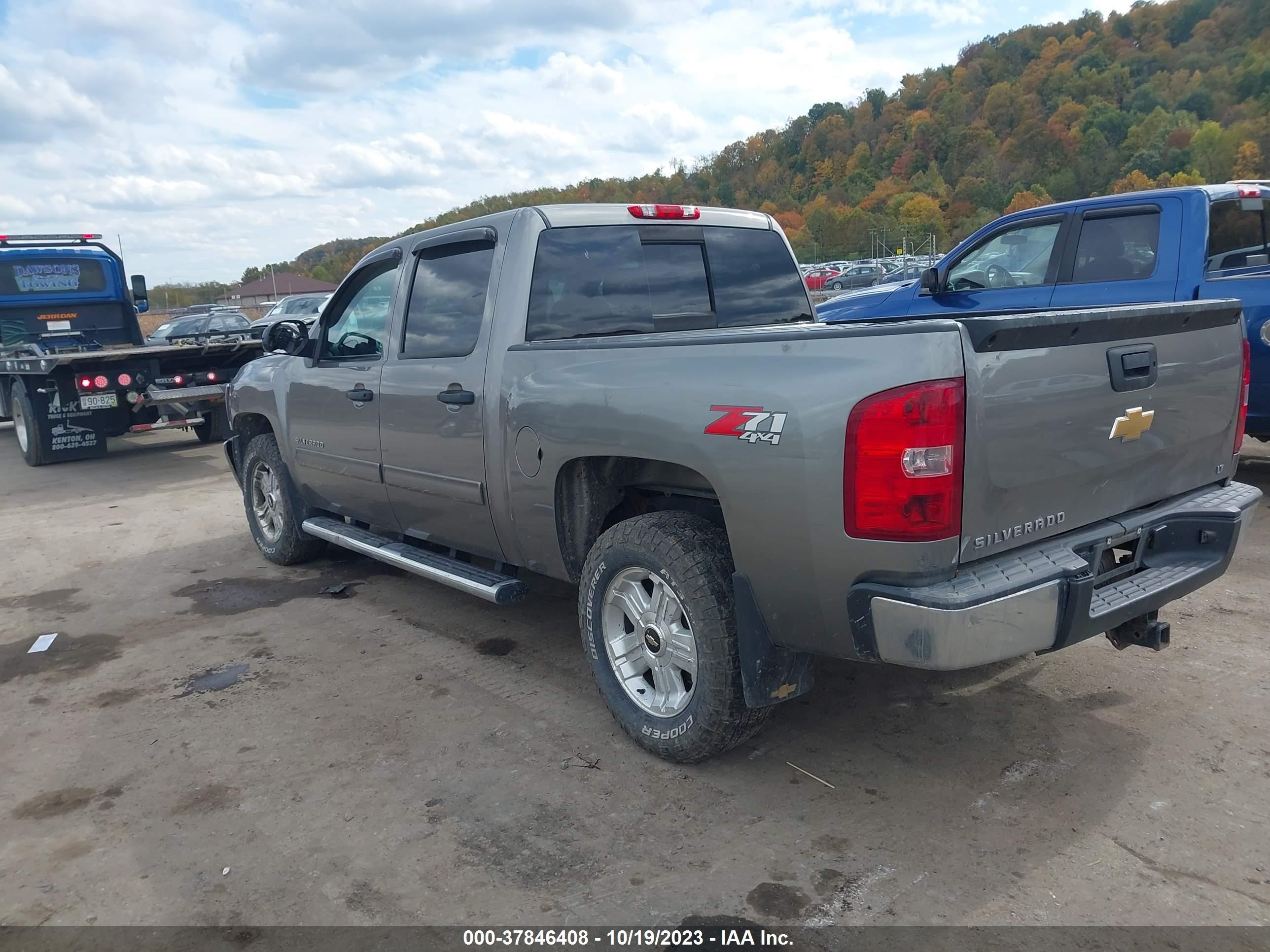 Photo 2 VIN: 3GCPKSE75DG272975 - CHEVROLET SILVERADO 