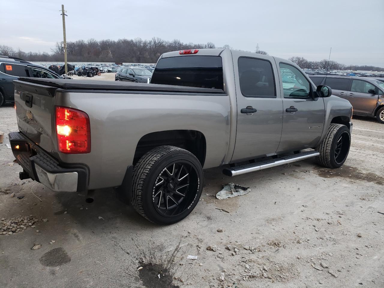 Photo 2 VIN: 3GCPKSE77CG254895 - CHEVROLET SILVERADO 