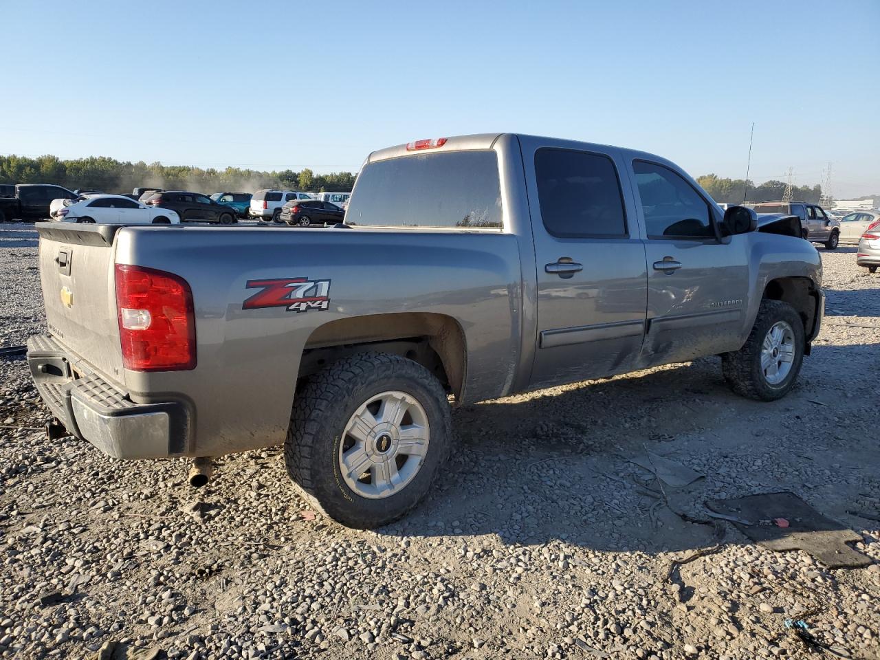 Photo 2 VIN: 3GCPKSE77DG180962 - CHEVROLET SILVERADO 