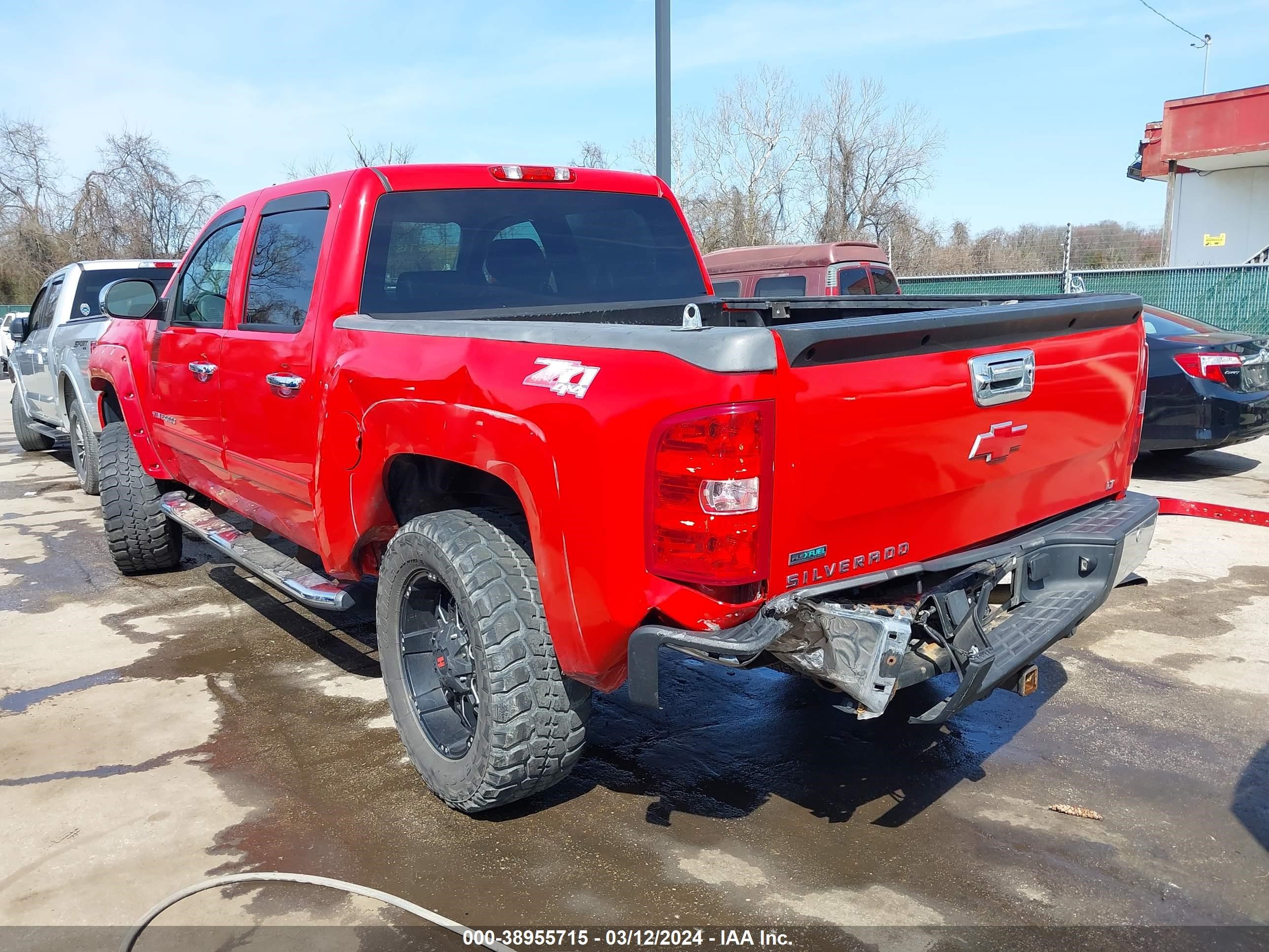 Photo 2 VIN: 3GCPKSE7XCG174345 - CHEVROLET SILVERADO 