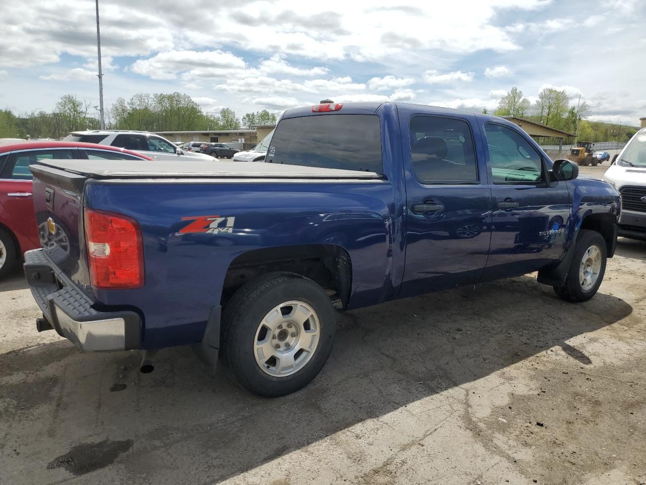 Photo 2 VIN: 3GCPKSE7XDG379682 - CHEVROLET SILVERADO 