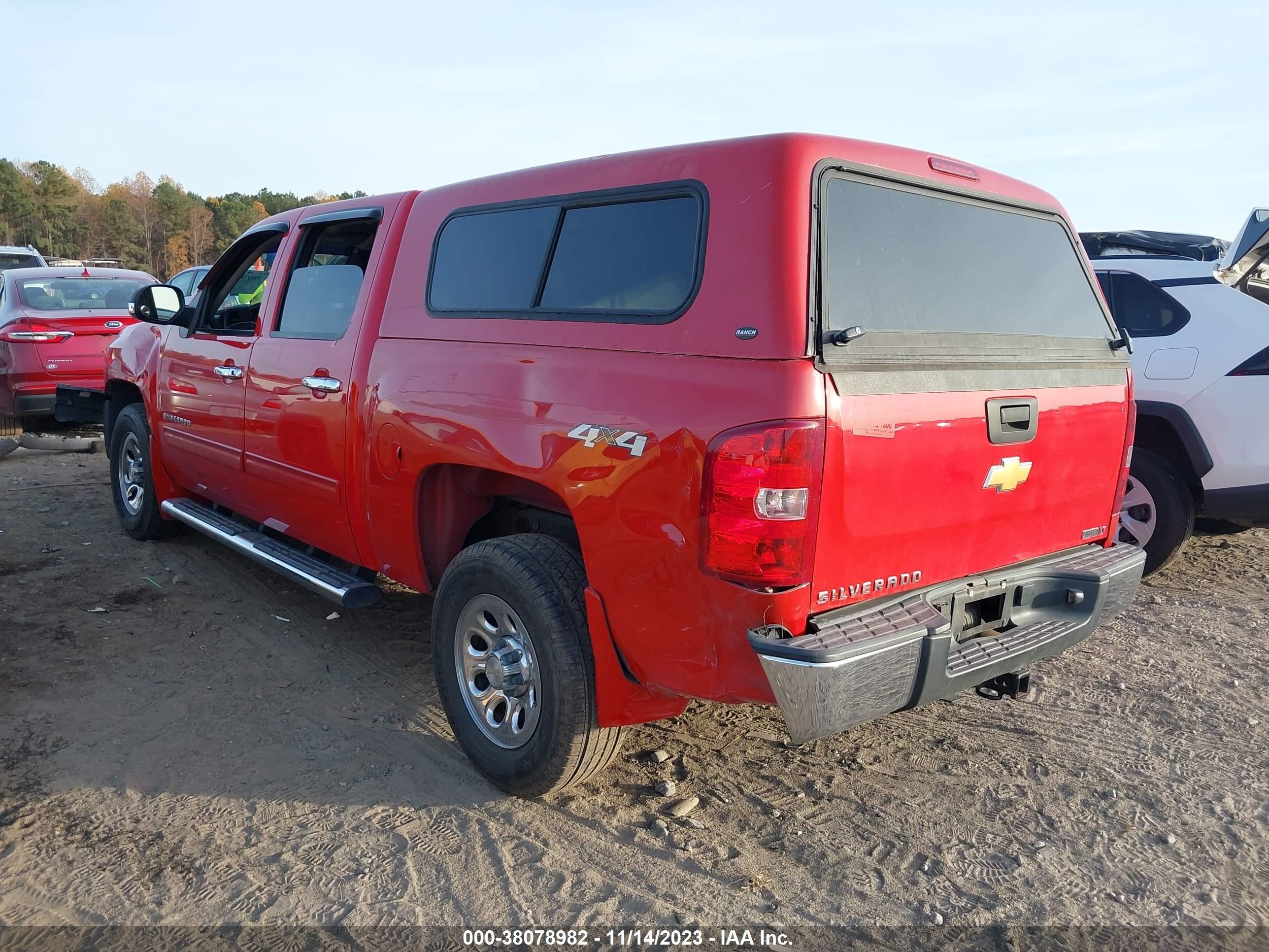 Photo 2 VIN: 3GCPKSEA8CG113779 - CHEVROLET SILVERADO 