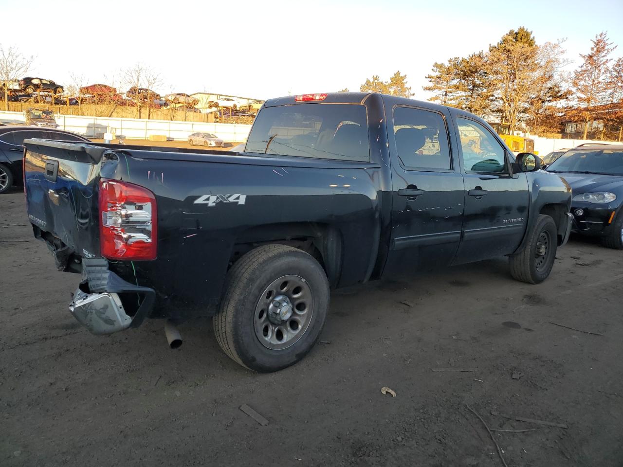 Photo 2 VIN: 3GCPKSEA8DG293296 - CHEVROLET SILVERADO 