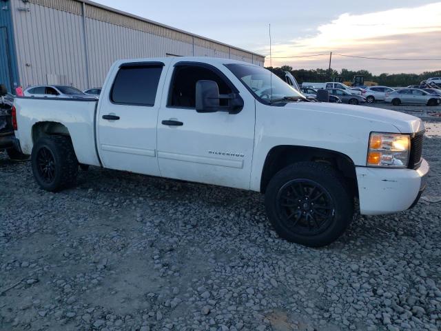 Photo 3 VIN: 3GCPKSEAXBG133823 - CHEVROLET SILVERADO 