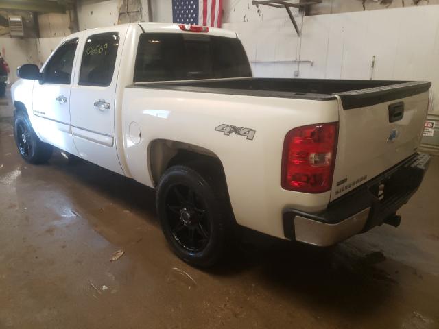 Photo 2 VIN: 3GCPKTE33BG370497 - CHEVROLET SILVERADO 