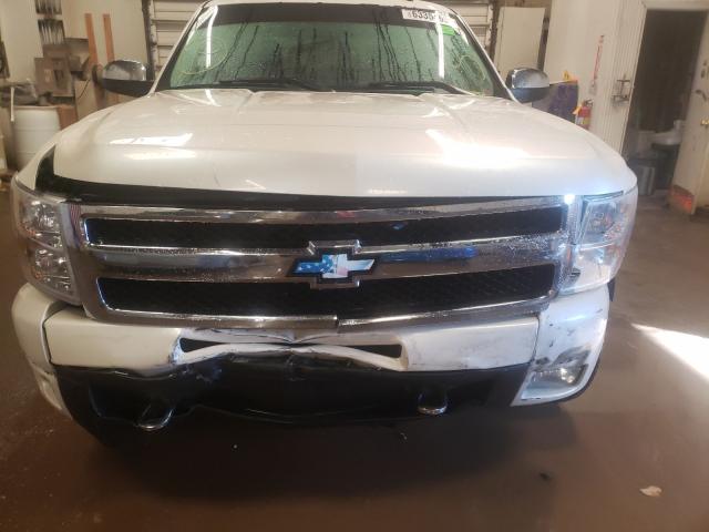 Photo 6 VIN: 3GCPKTE33BG370497 - CHEVROLET SILVERADO 