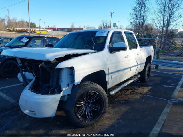 Photo 1 VIN: 3GCPKTE36BG313114 - CHEVROLET SILVERADO 