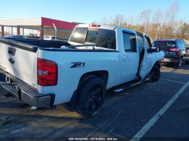 Photo 3 VIN: 3GCPKTE36BG313114 - CHEVROLET SILVERADO 