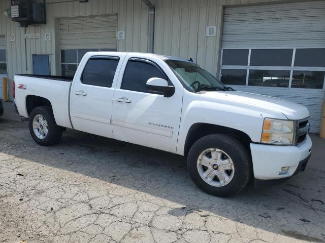 Photo 3 VIN: 3GCPKTE36BG364483 - CHEVROLET SILVERADO 