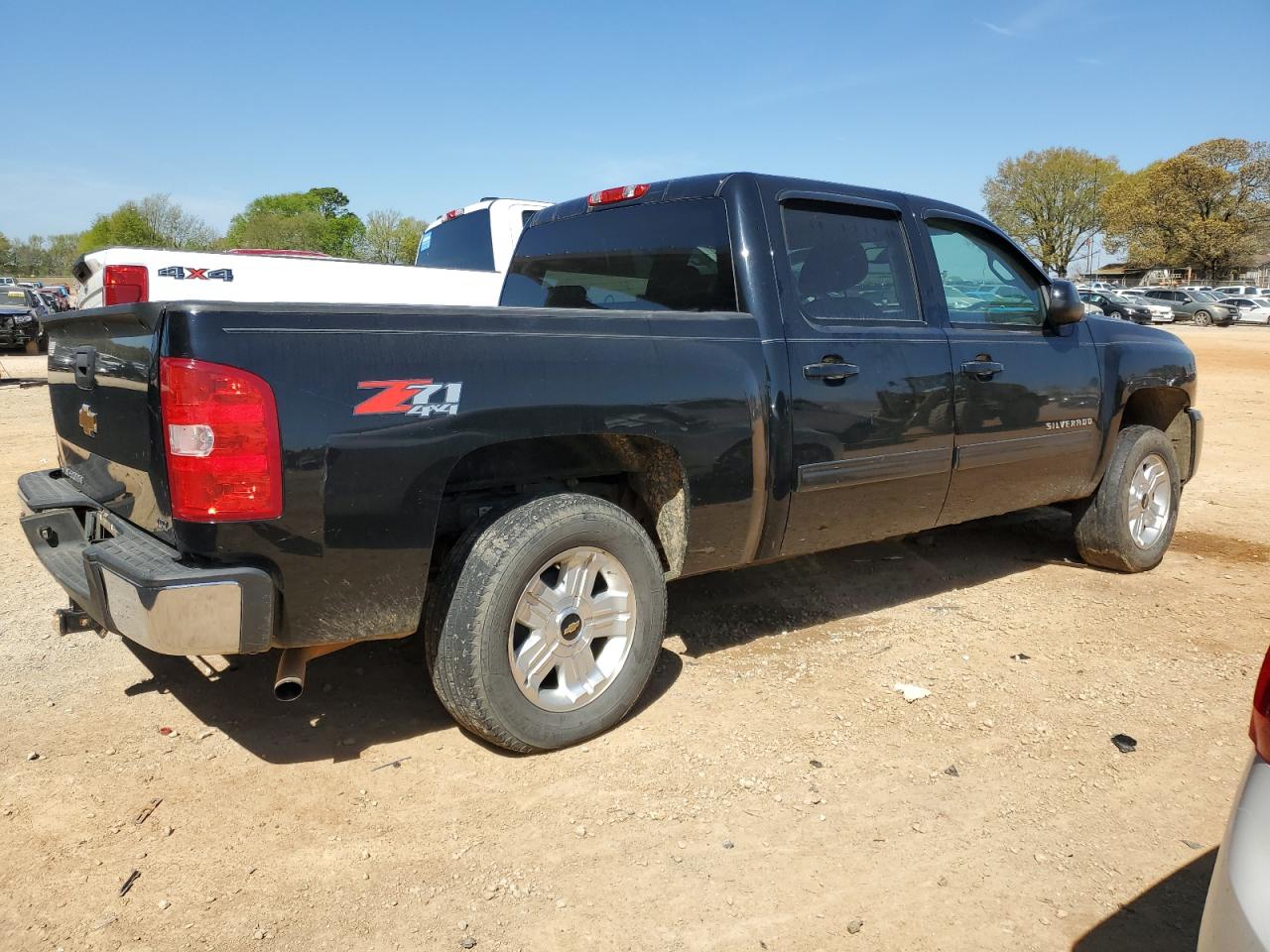 Photo 2 VIN: 3GCPKTE72DG179255 - CHEVROLET SILVERADO 