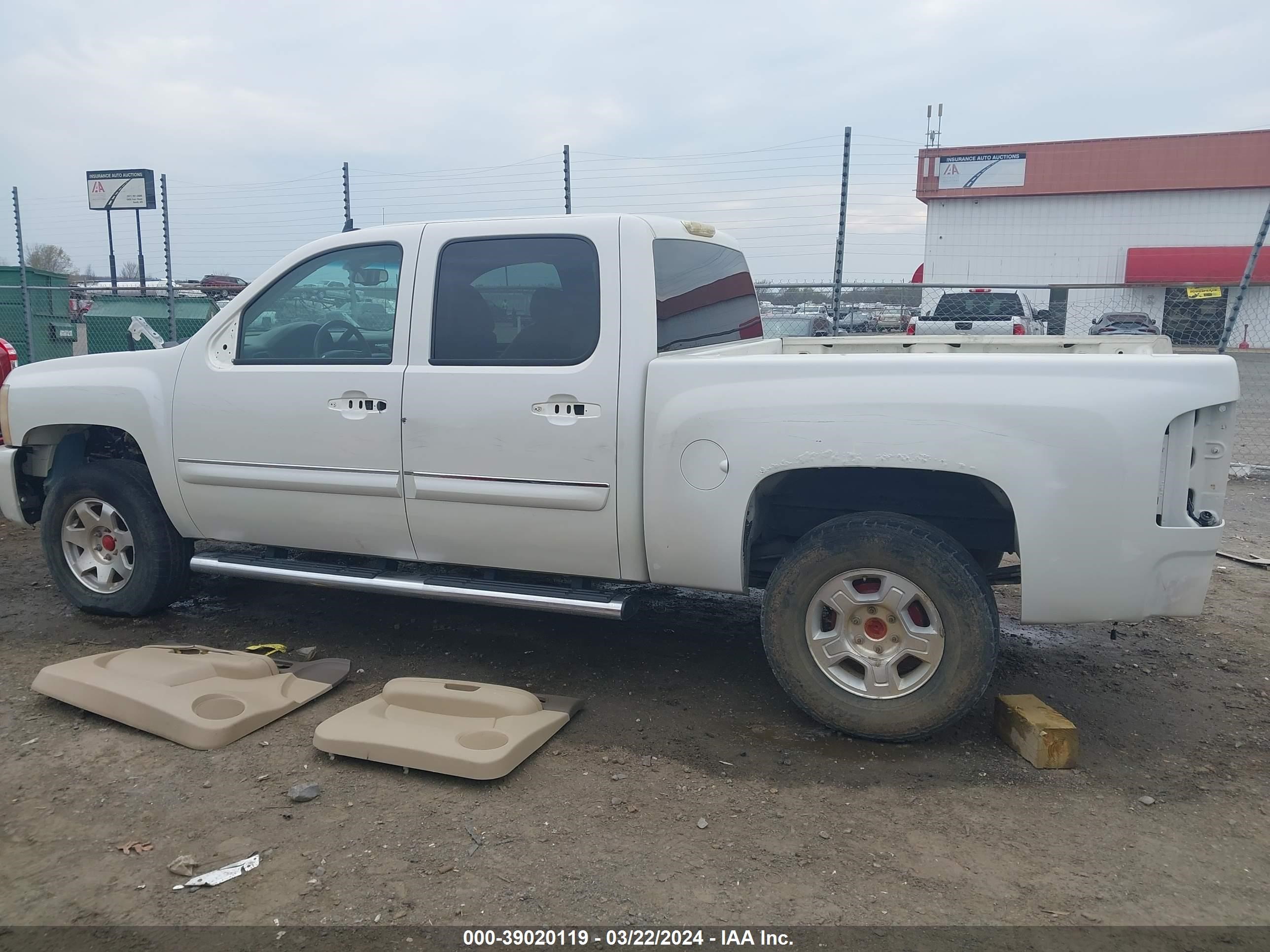 Photo 13 VIN: 3GCPKTE73DG344441 - CHEVROLET SILVERADO 