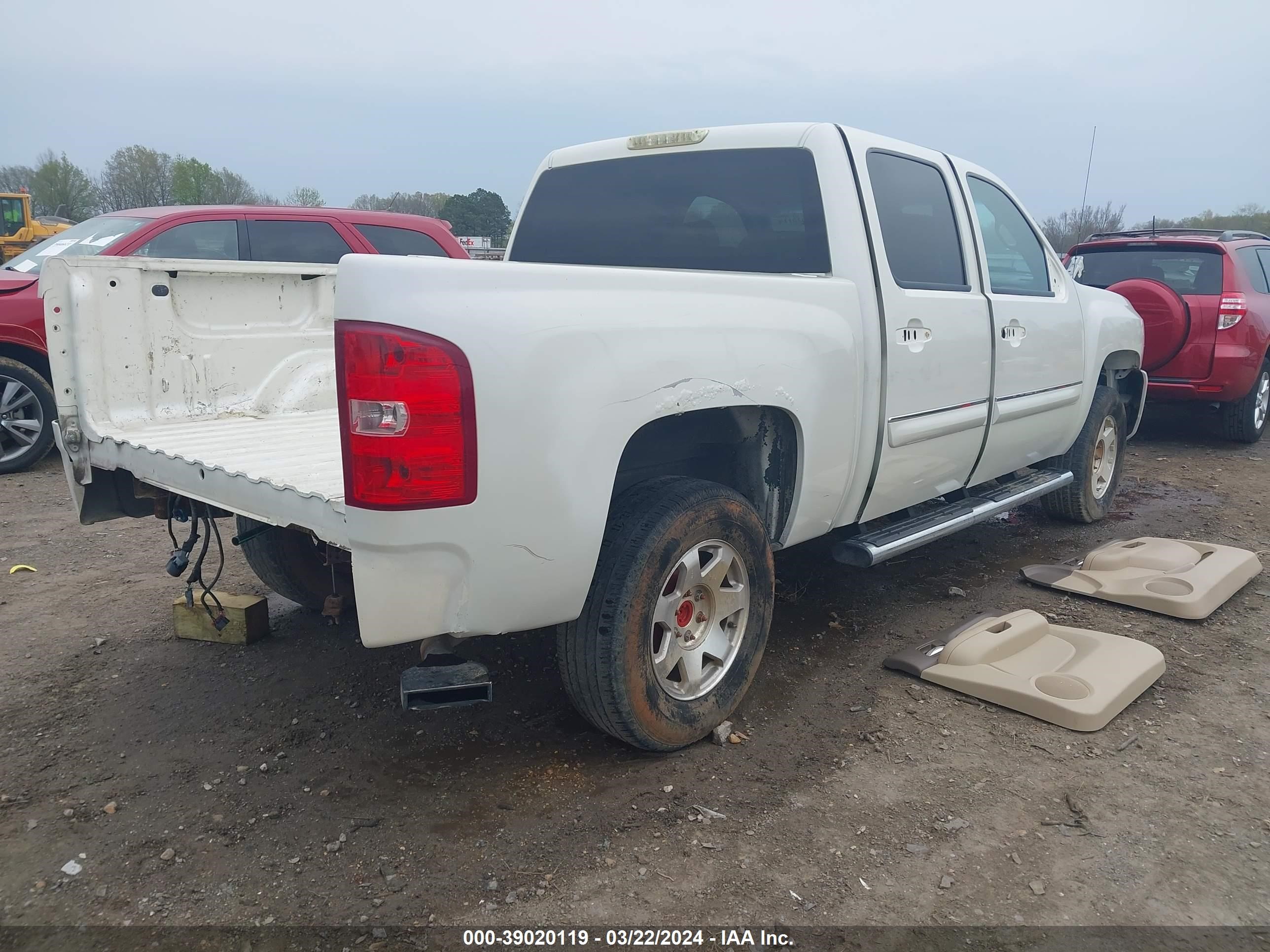 Photo 3 VIN: 3GCPKTE73DG344441 - CHEVROLET SILVERADO 