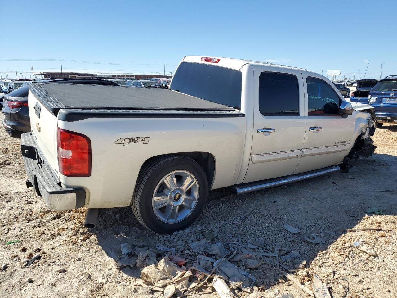 Photo 2 VIN: 3GCPKTE74CG302276 - CHEVROLET SILVERADO 