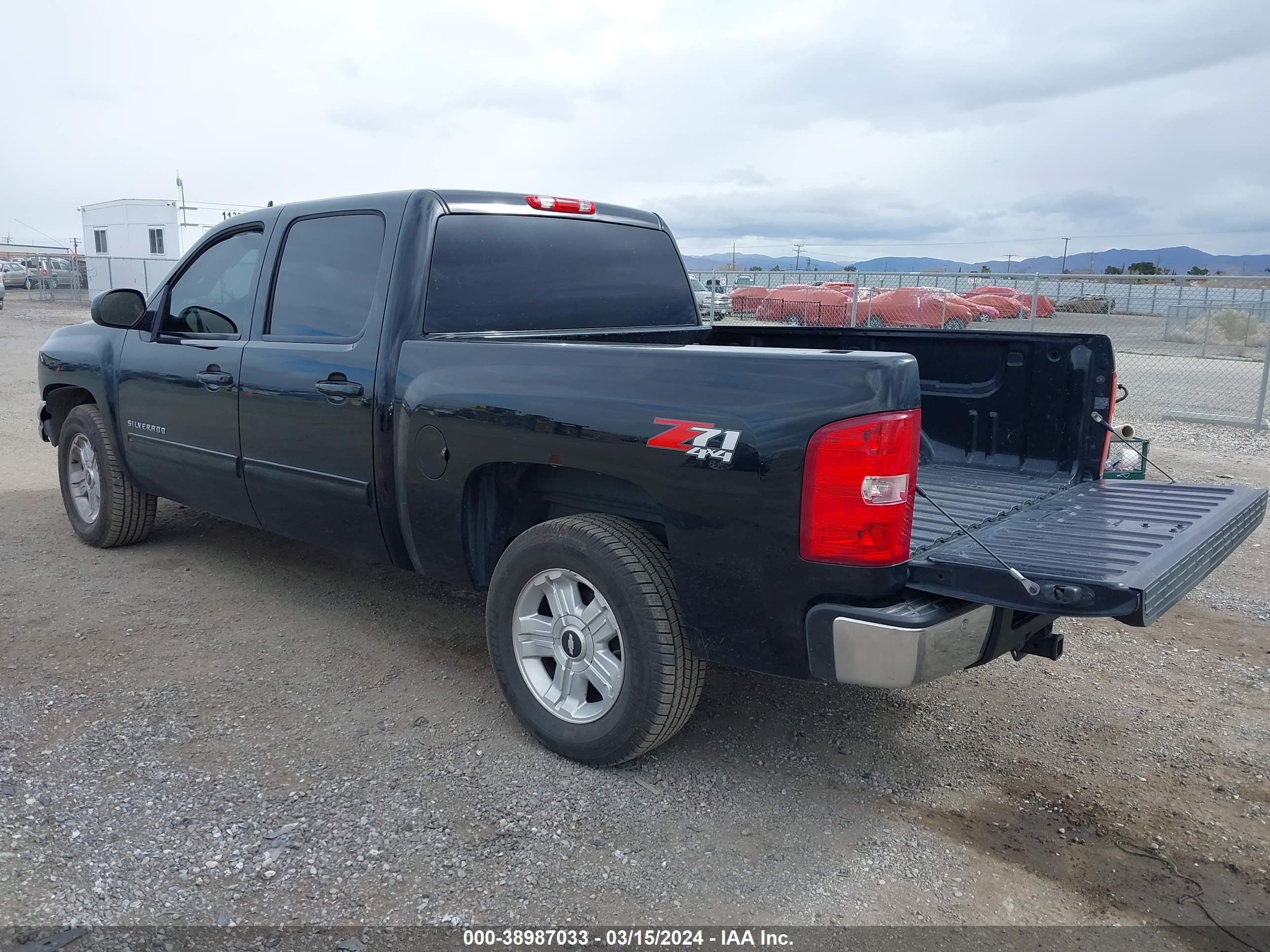 Photo 2 VIN: 3GCPKTE74DG231744 - CHEVROLET SILVERADO 