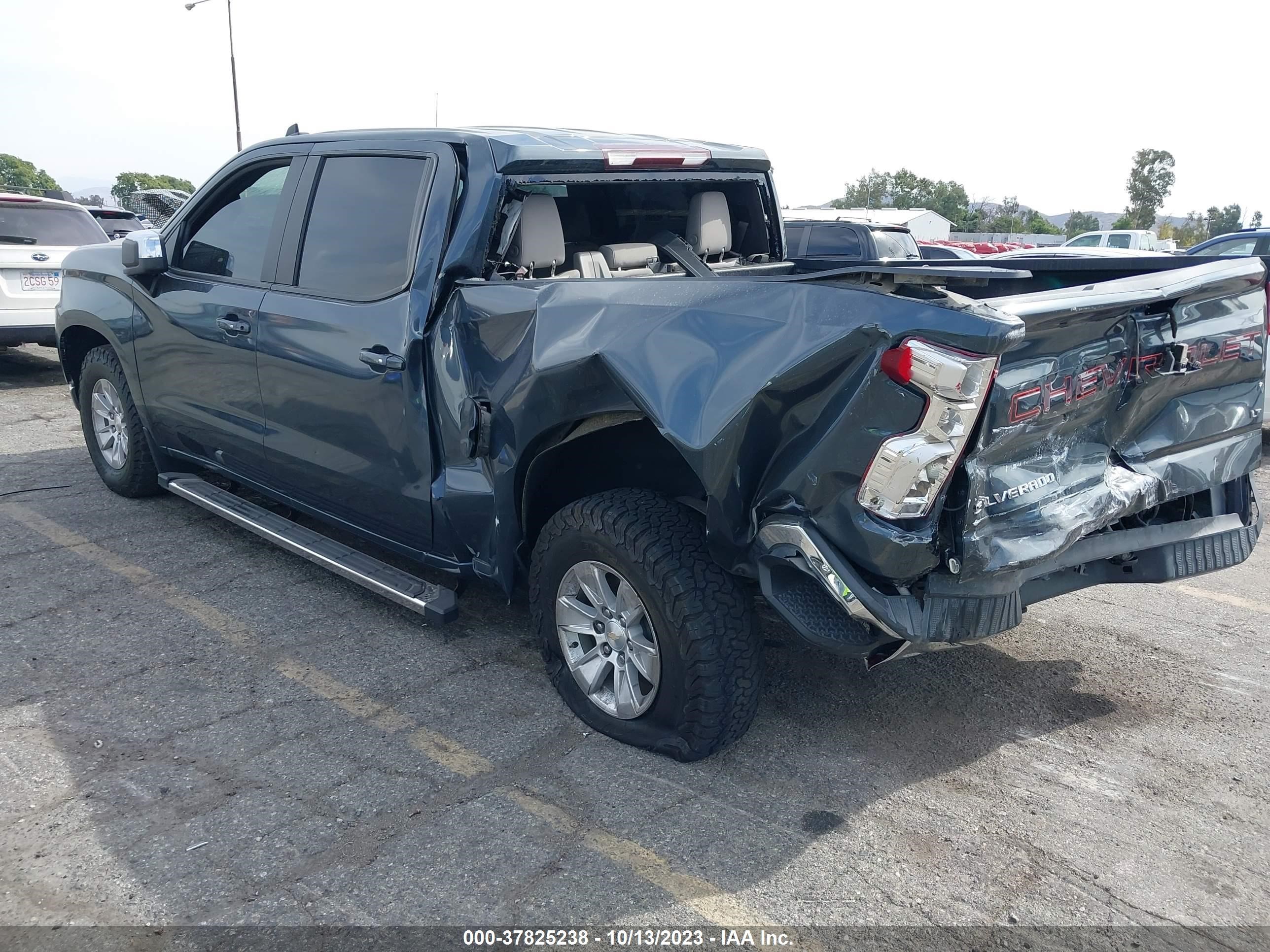 Photo 2 VIN: 3GCPWCED0KG237810 - CHEVROLET SILVERADO 