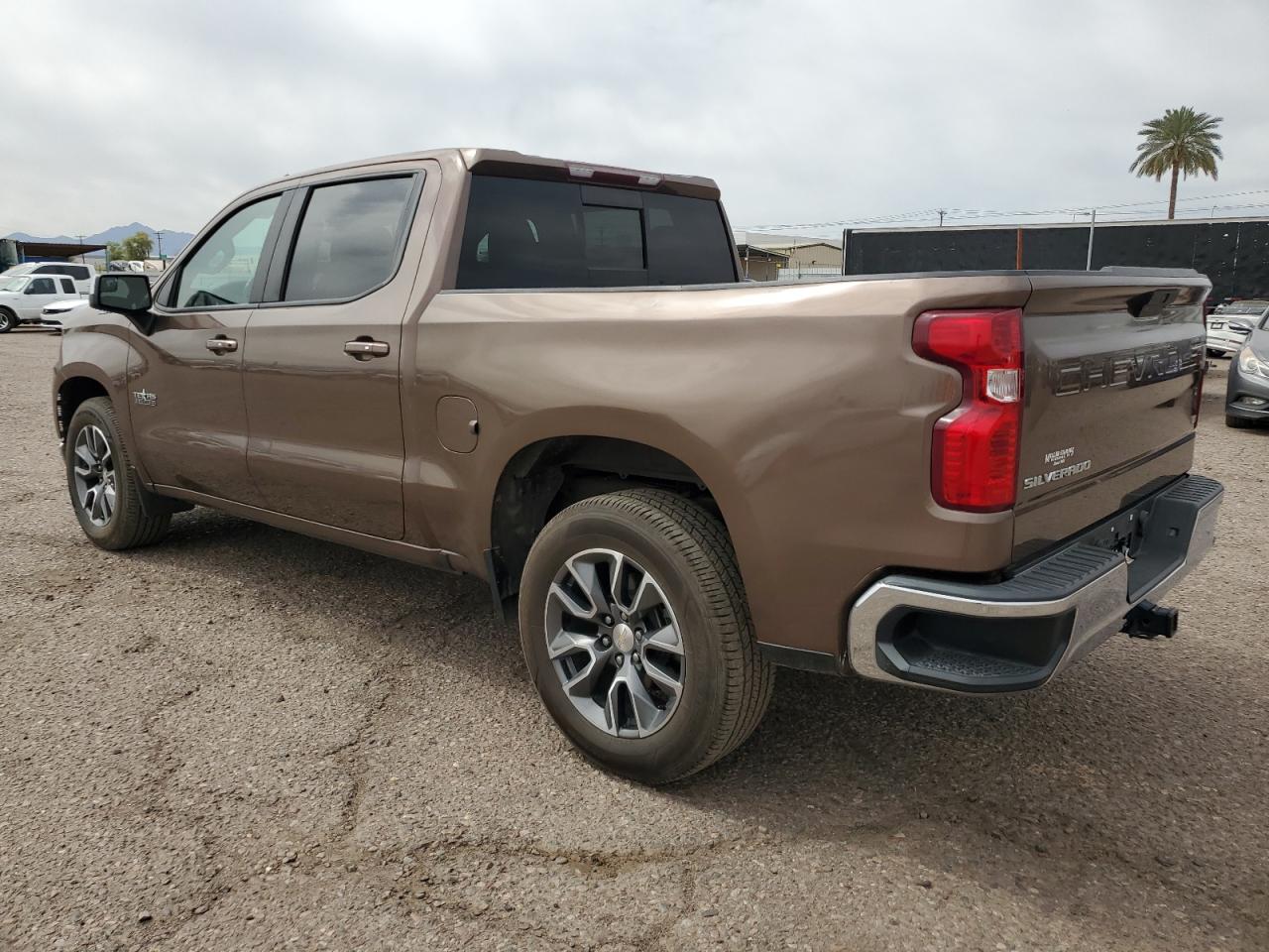 Photo 2 VIN: 3GCPWCED0KG247317 - CHEVROLET SILVERADO 