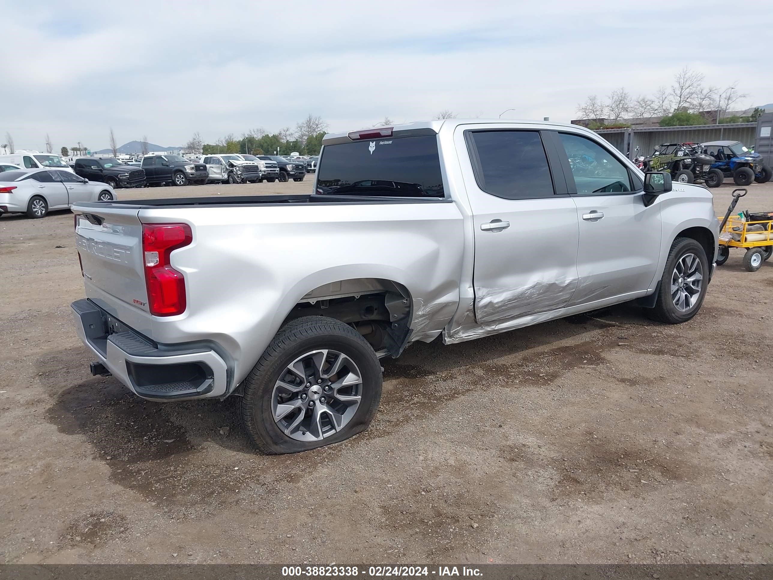 Photo 3 VIN: 3GCPWDED6LG376217 - CHEVROLET SILVERADO 