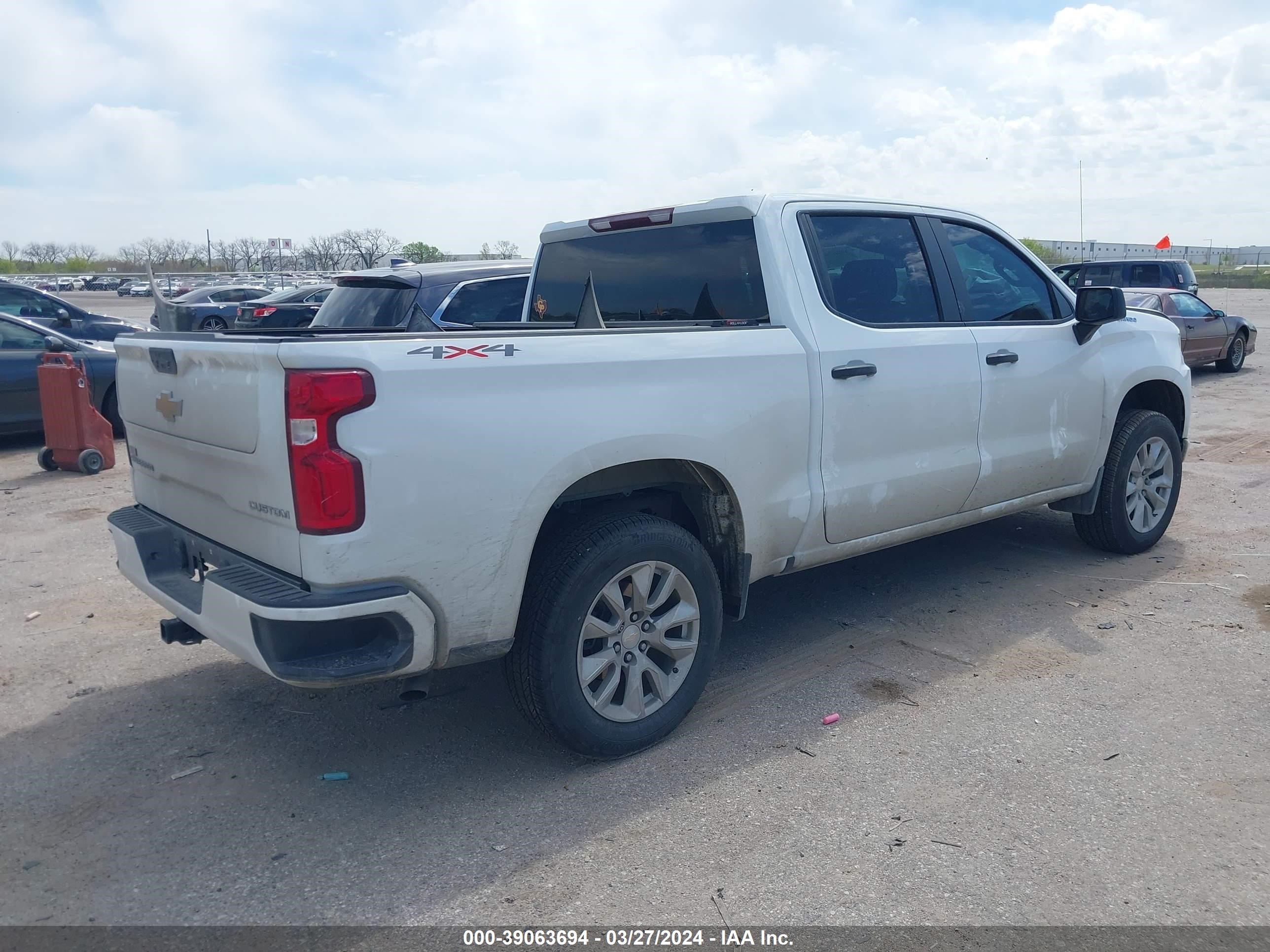 Photo 3 VIN: 3GCPYBEK7NG190976 - CHEVROLET SILVERADO 