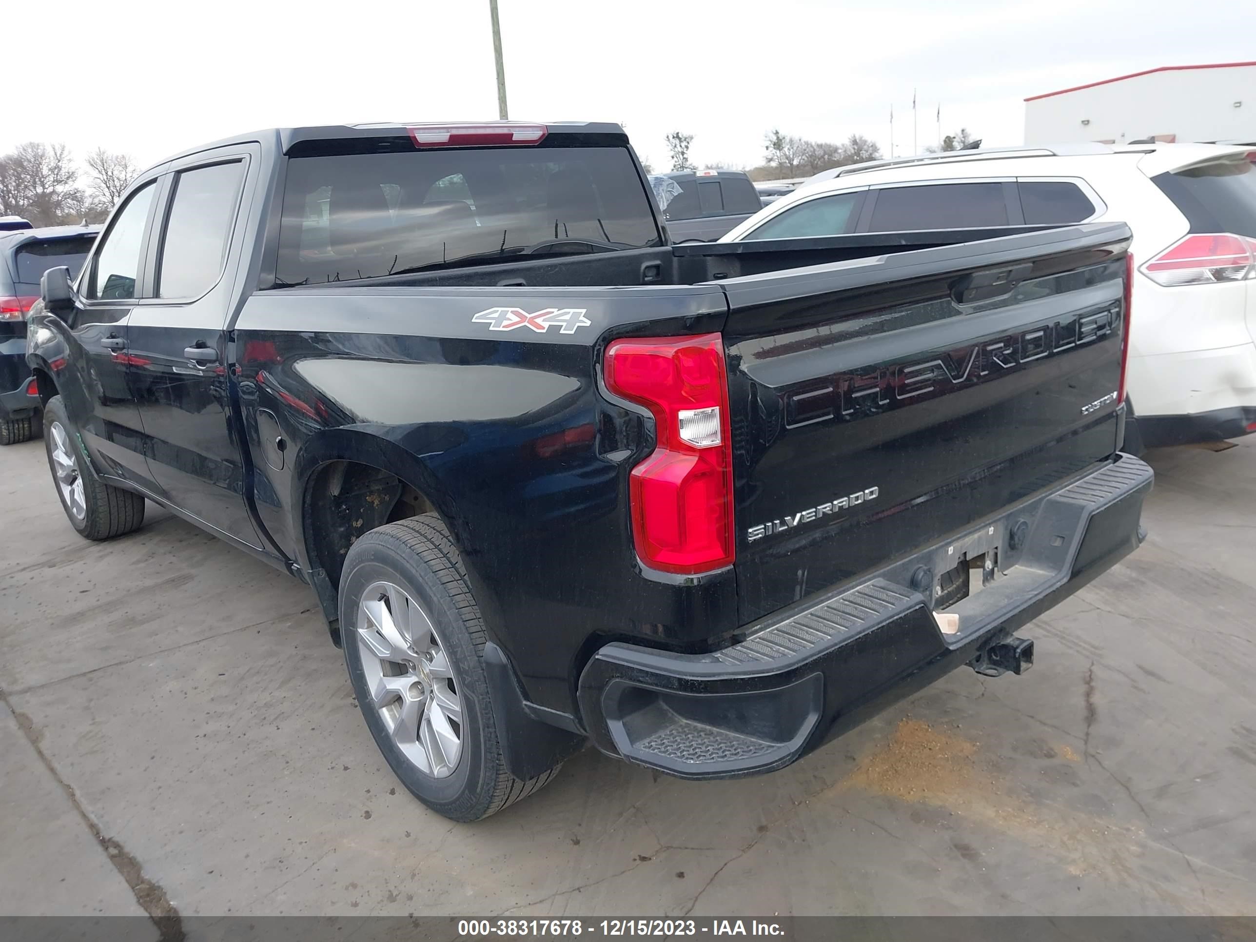 Photo 2 VIN: 3GCPYBEKXMG251025 - CHEVROLET SILVERADO 