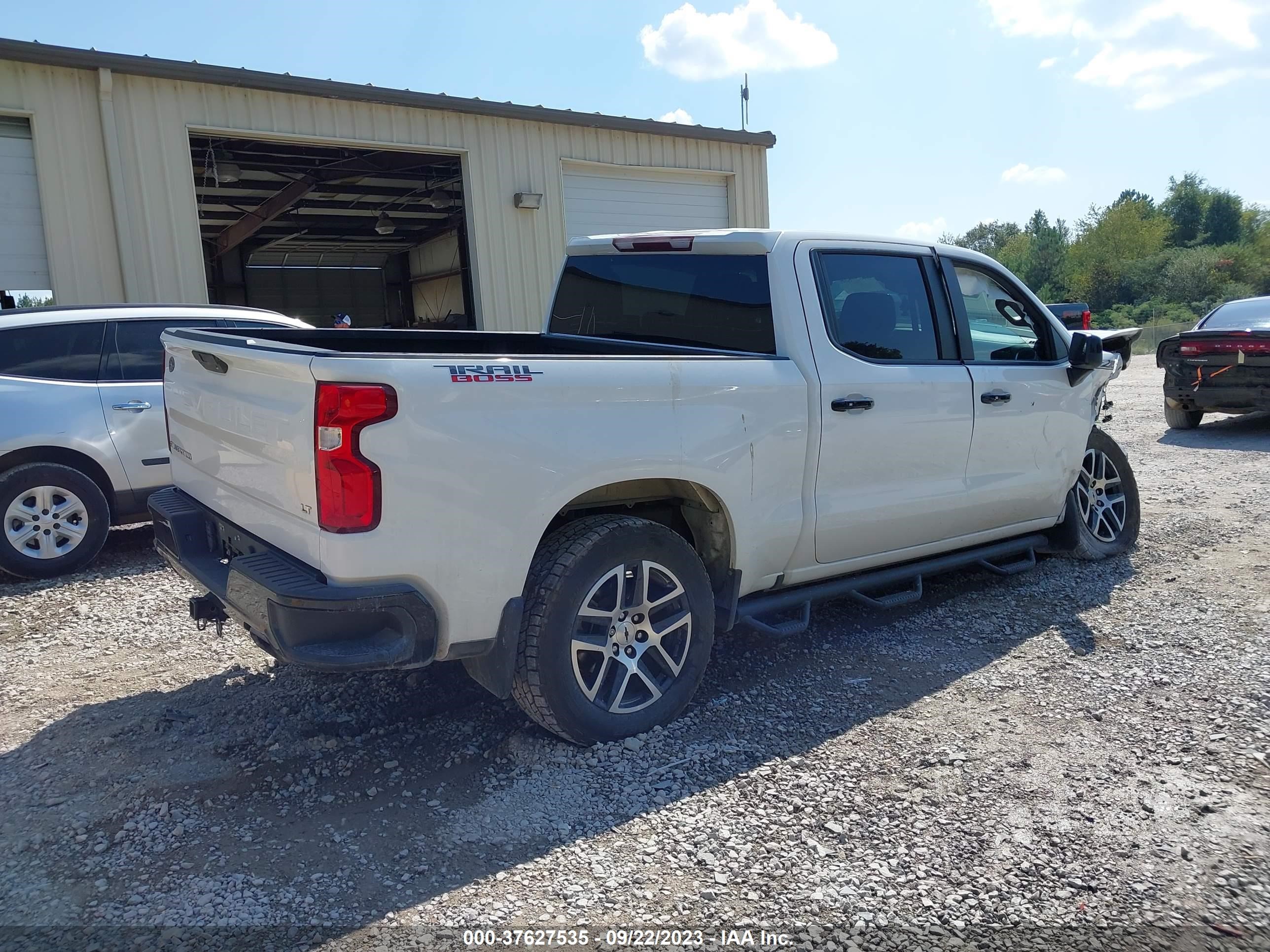 Photo 3 VIN: 3GCPYFED2KG155721 - CHEVROLET SILVERADO 