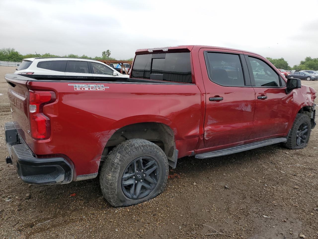 Photo 2 VIN: 3GCPYFELXNG121179 - CHEVROLET SILVERADO 