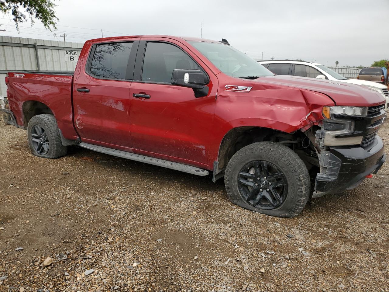 Photo 3 VIN: 3GCPYFELXNG121179 - CHEVROLET SILVERADO 