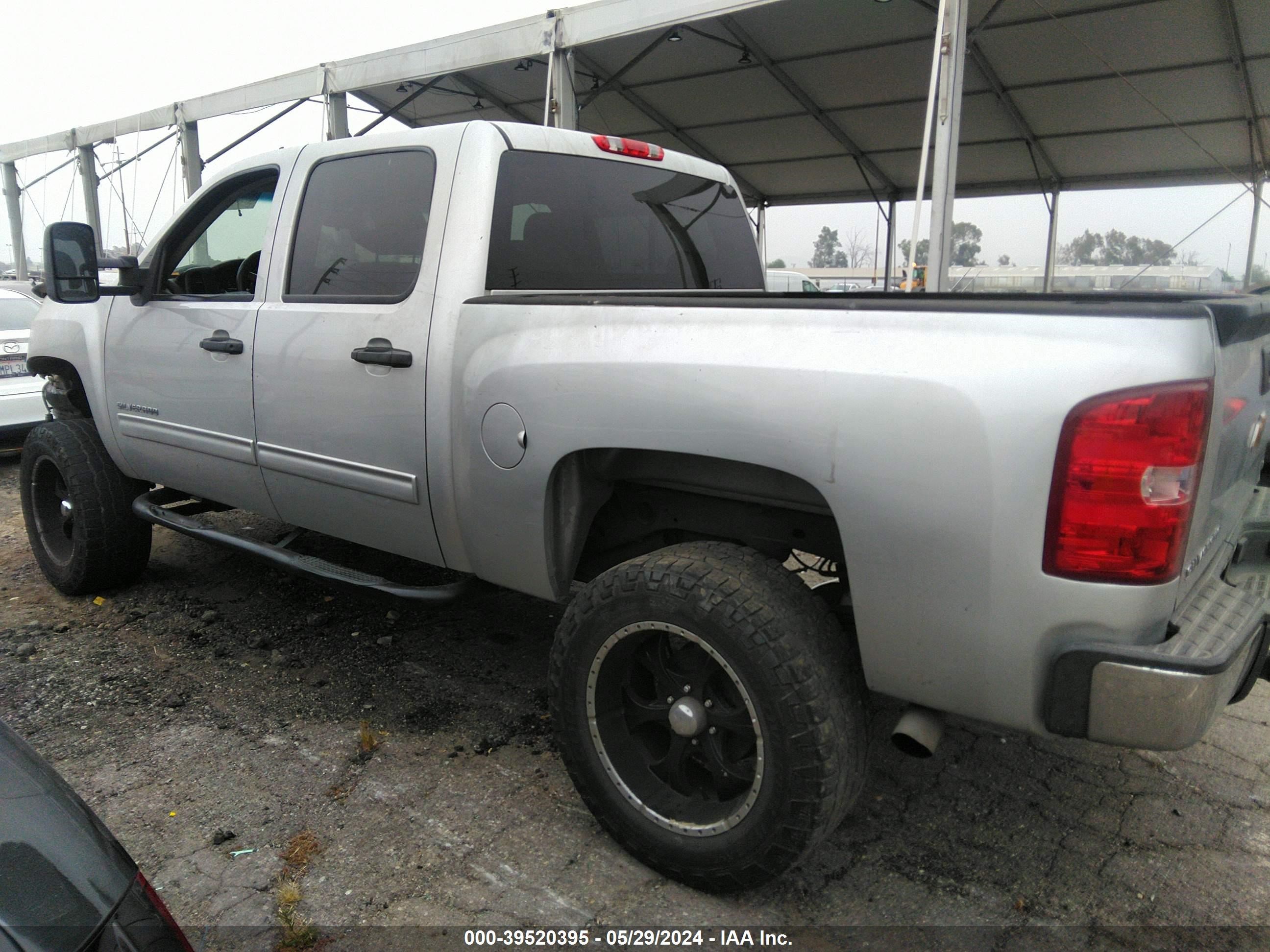 Photo 2 VIN: 3GCRCSE01AG153860 - CHEVROLET SILVERADO 