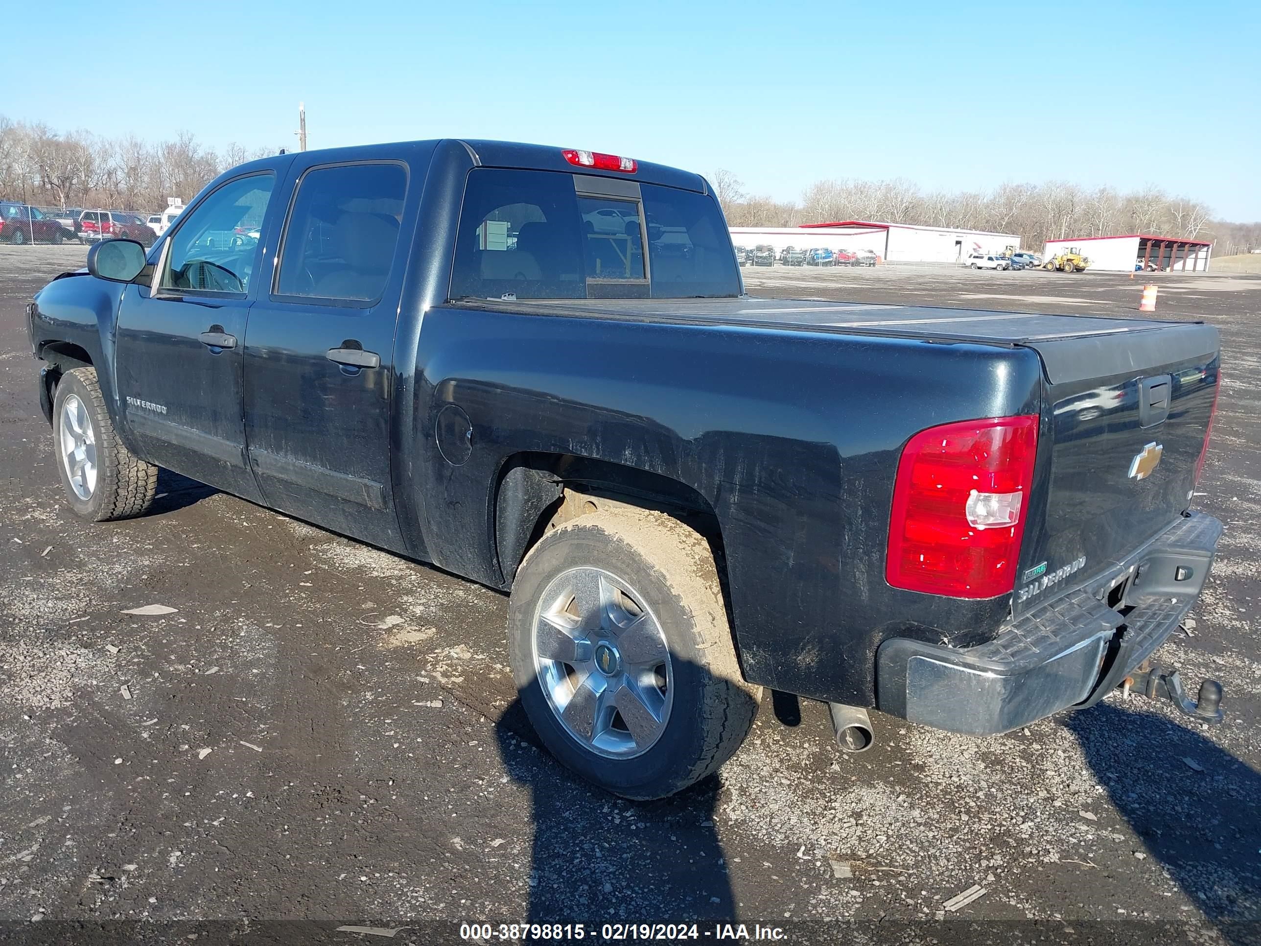 Photo 2 VIN: 3GCRCSE06AG137153 - CHEVROLET SILVERADO 