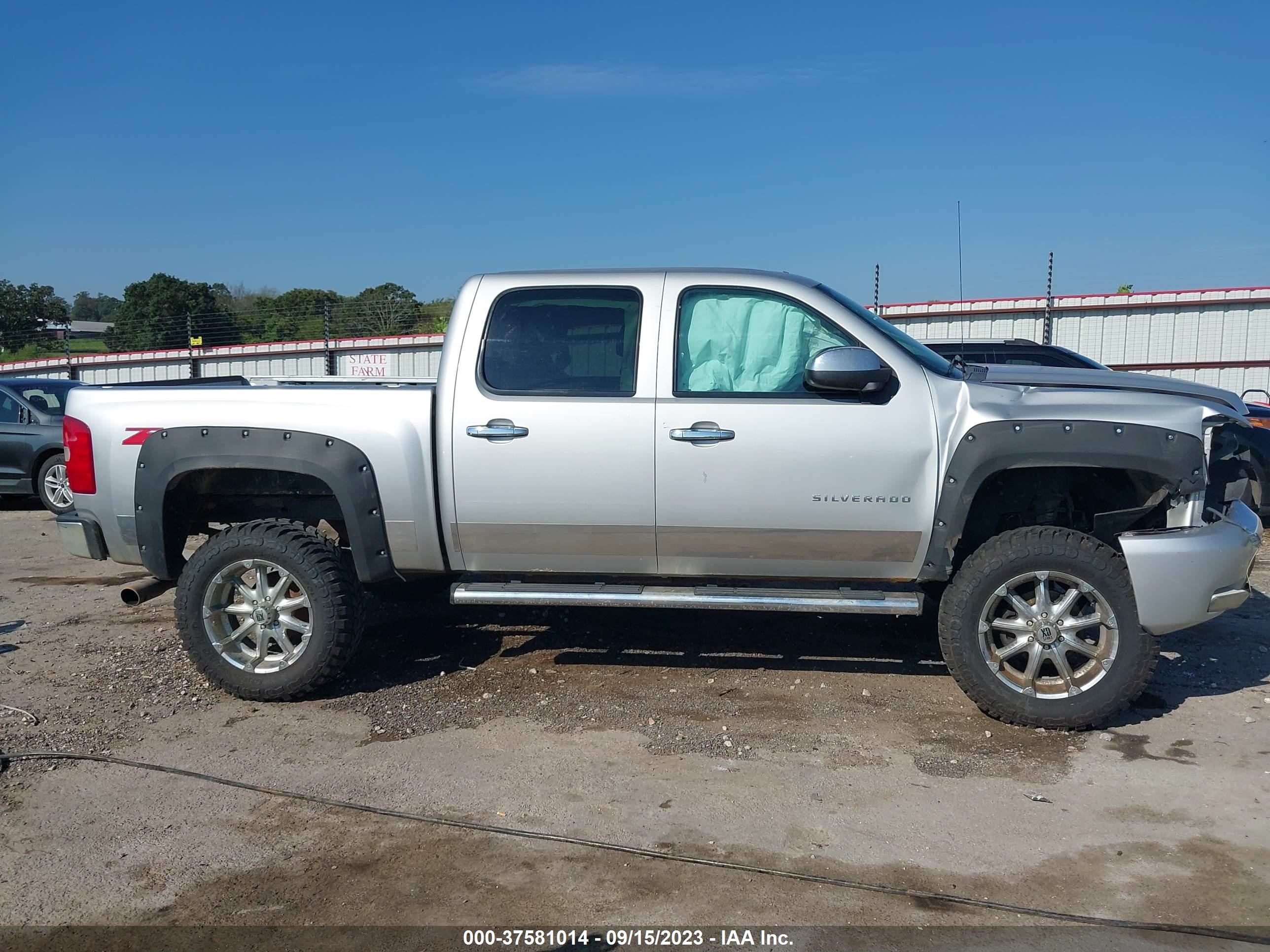 Photo 13 VIN: 3GCRKSE33AG221542 - CHEVROLET SILVERADO 