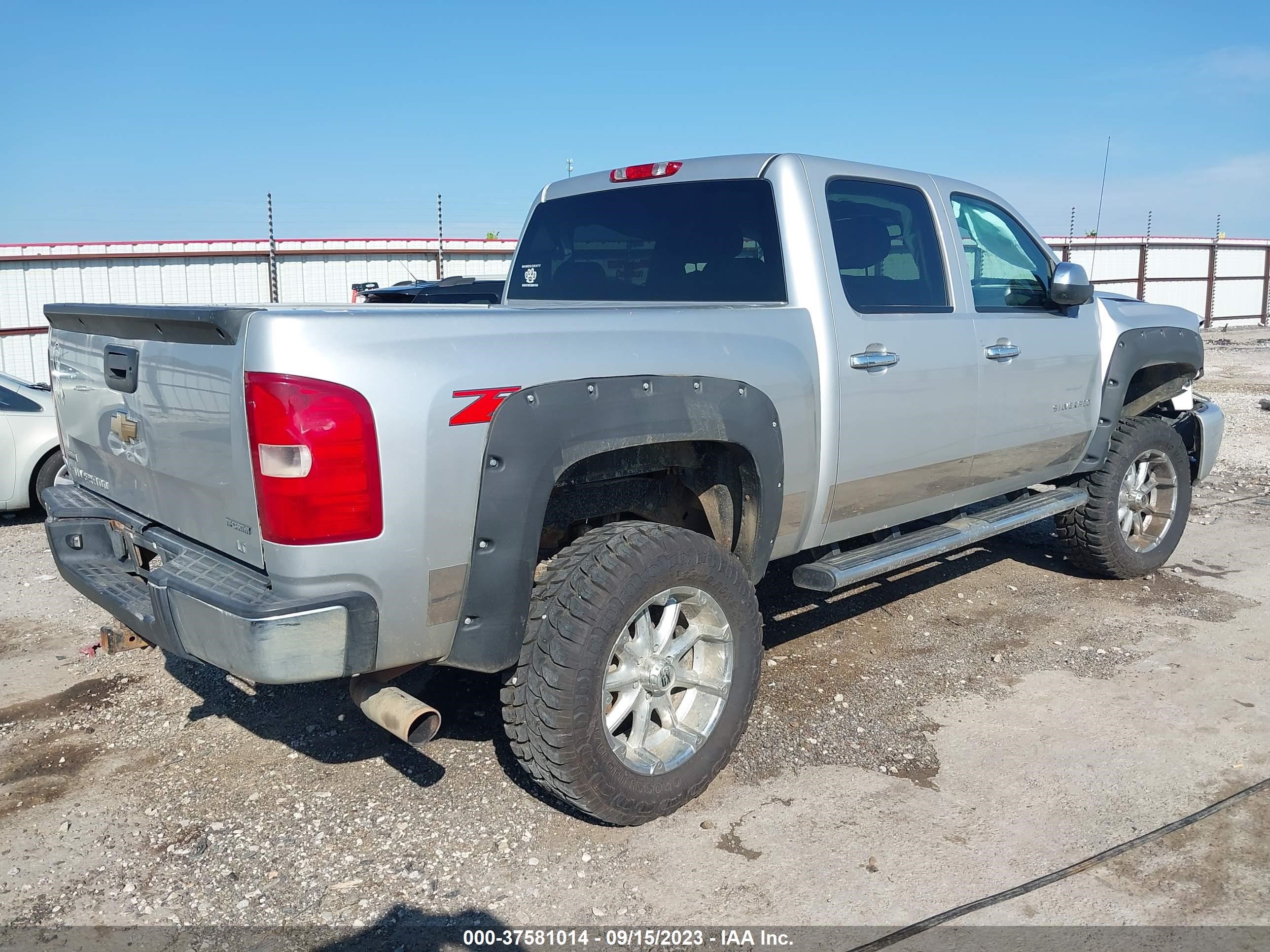 Photo 3 VIN: 3GCRKSE33AG221542 - CHEVROLET SILVERADO 