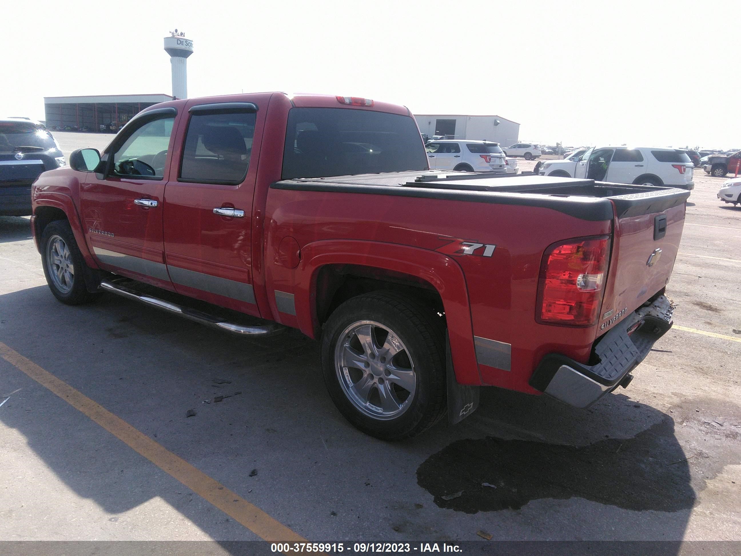 Photo 2 VIN: 3GCRKSE34AG107033 - CHEVROLET SILVERADO 