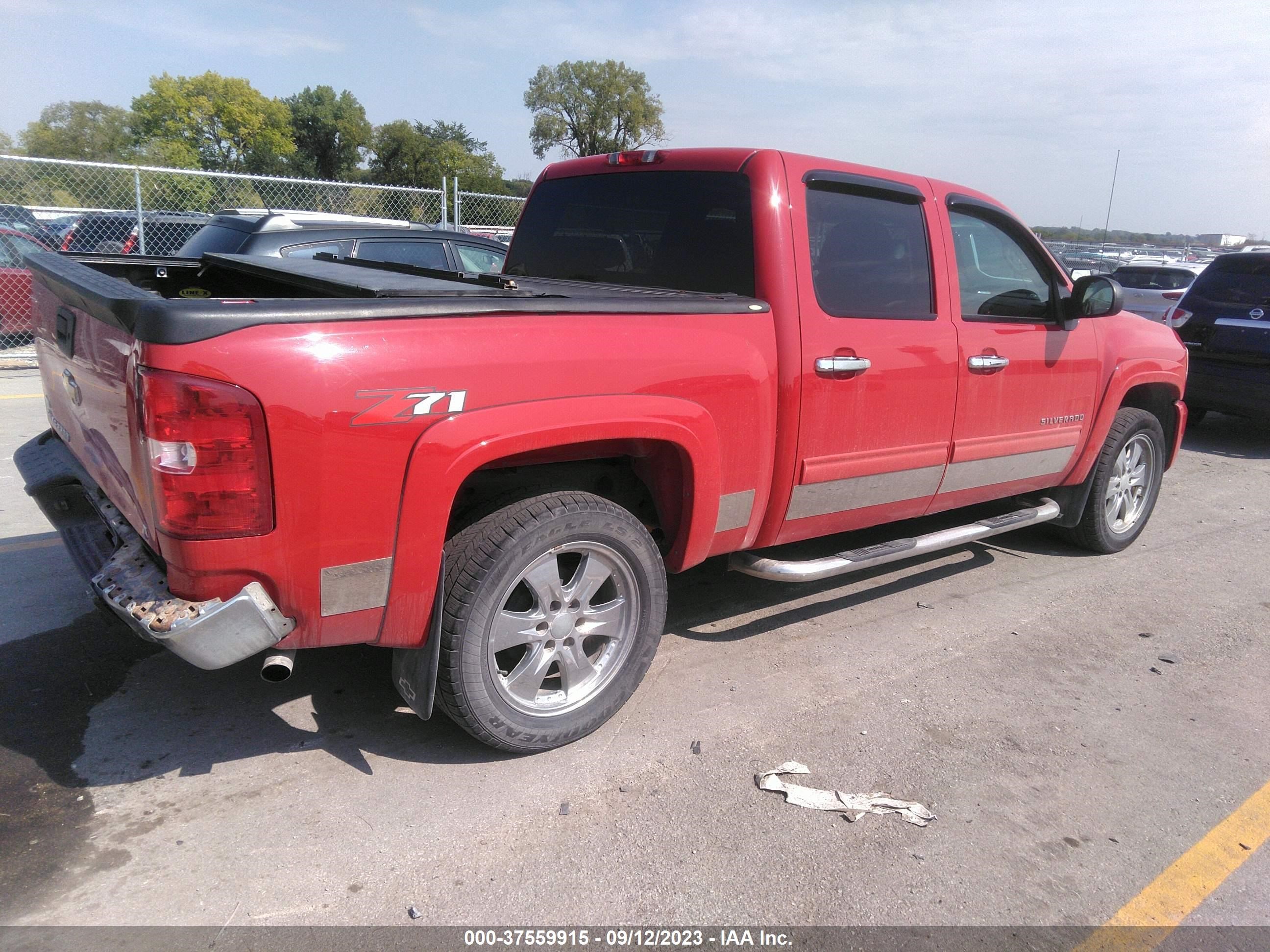 Photo 3 VIN: 3GCRKSE34AG107033 - CHEVROLET SILVERADO 