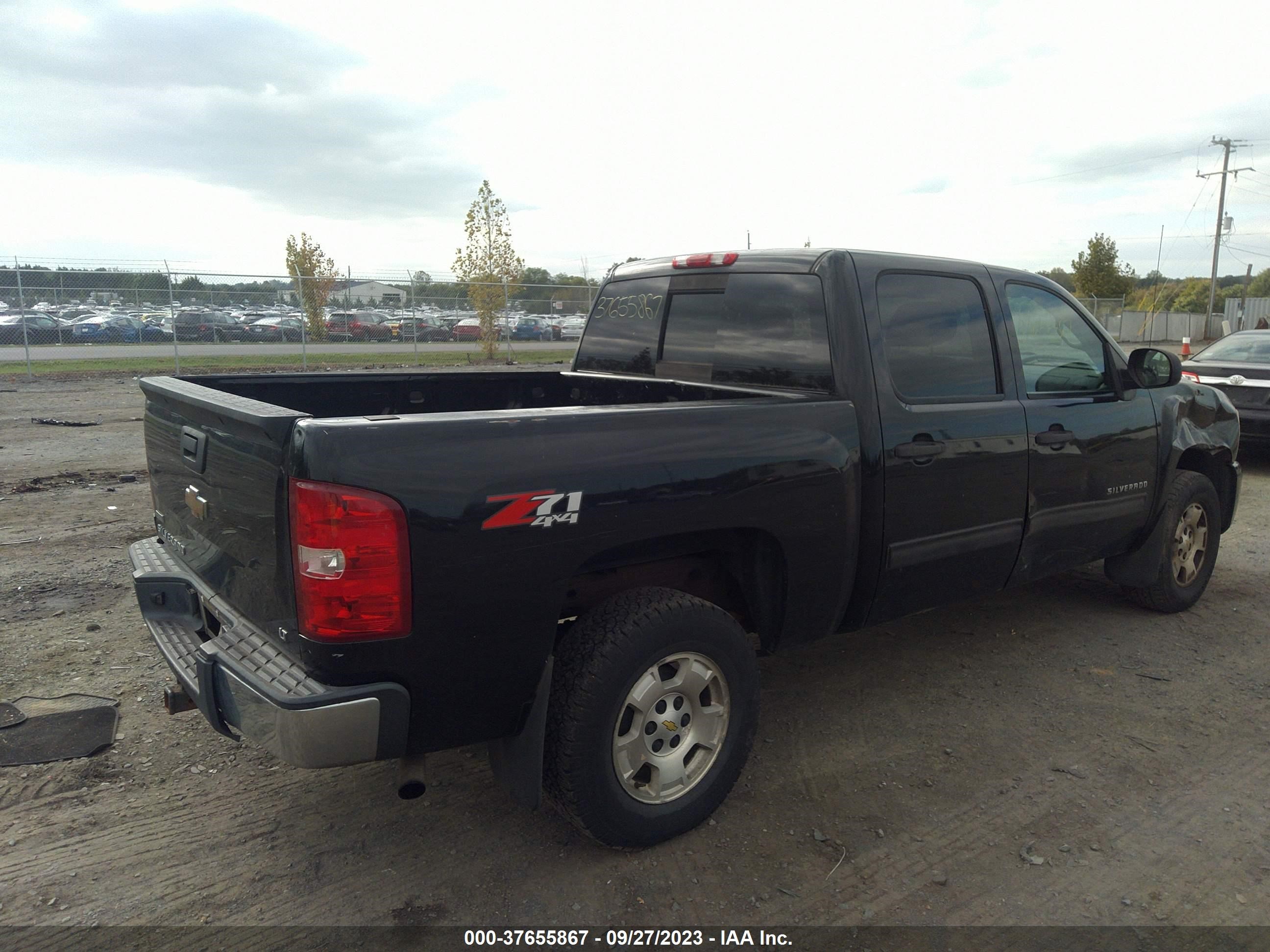 Photo 3 VIN: 3GCRKSE36AG272324 - CHEVROLET SILVERADO 