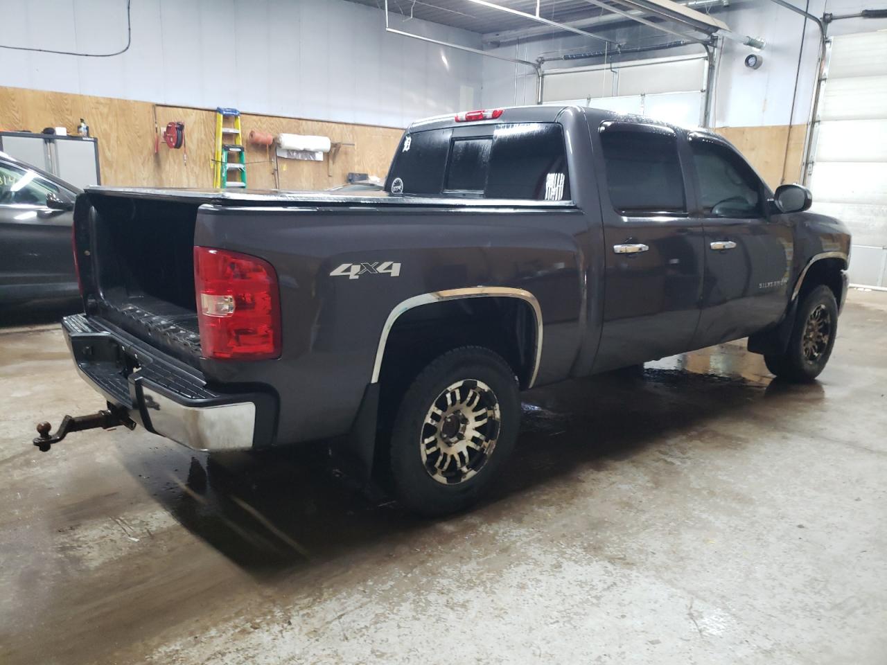 Photo 2 VIN: 3GCRKTE34AG266625 - CHEVROLET SILVERADO 