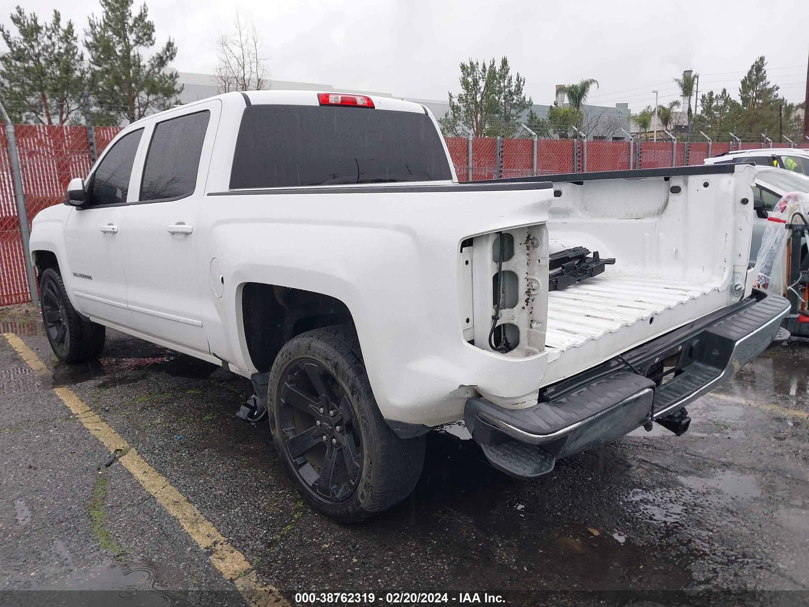 Photo 2 VIN: 3GCUCRER6JG233155 - CHEVROLET SILVERADO 1500 